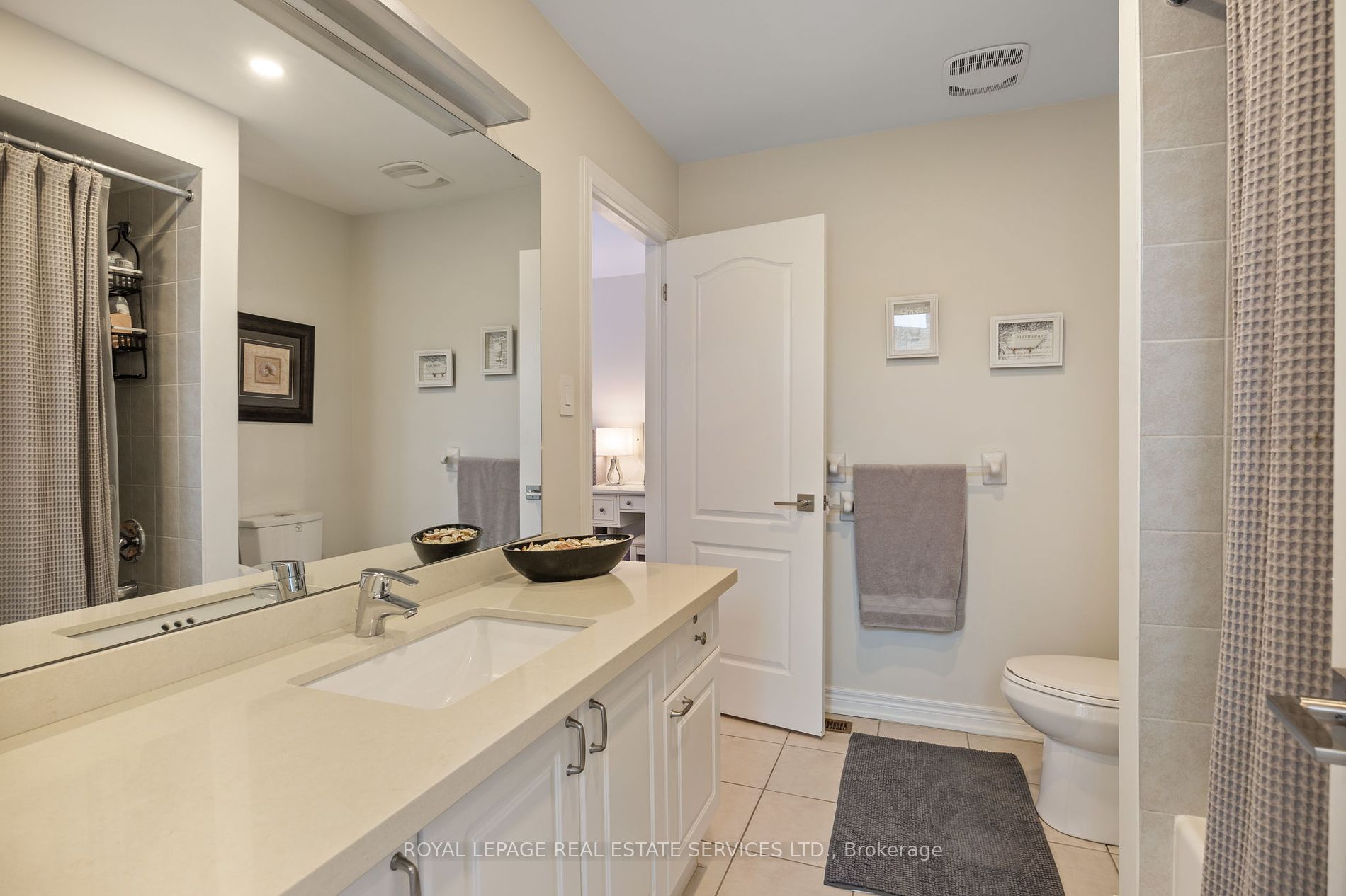 101 Thornhill Woods Dr