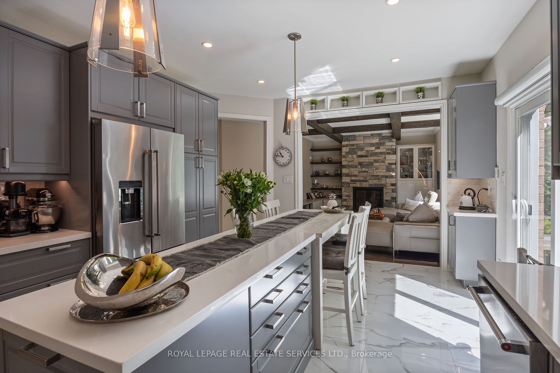 101 Thornhill Woods Dr