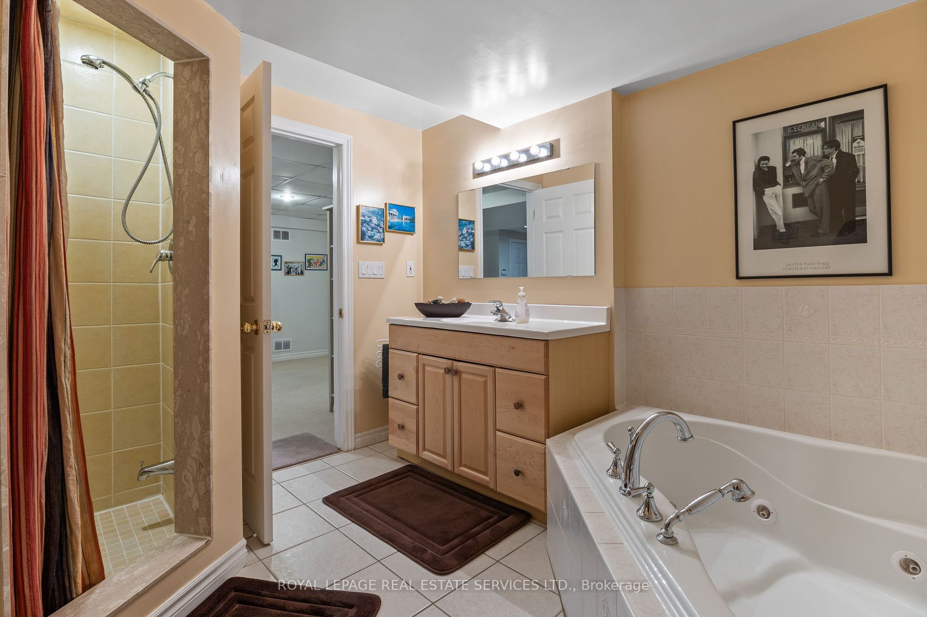 101 Thornhill Woods Dr