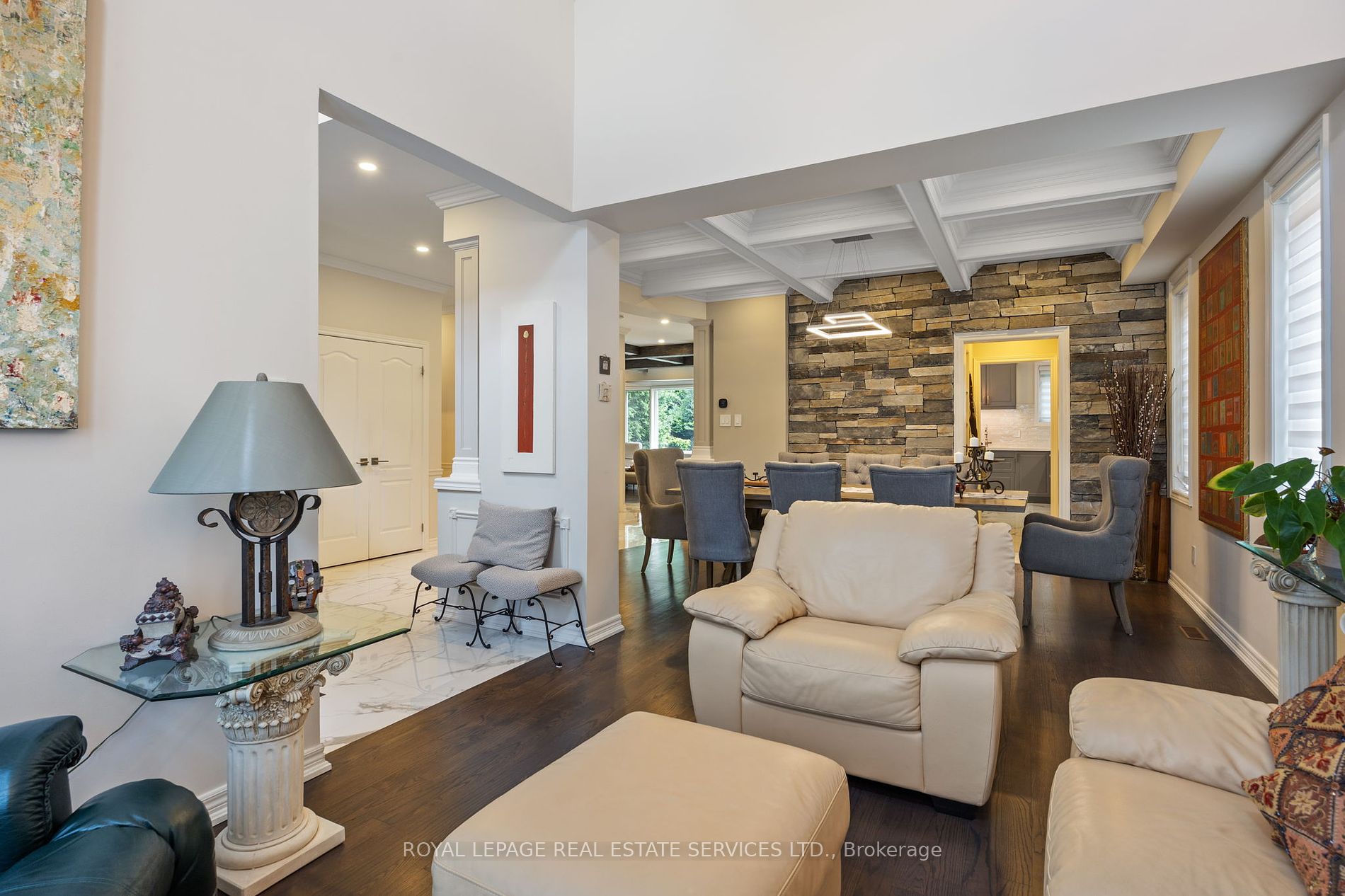 101 Thornhill Woods Dr