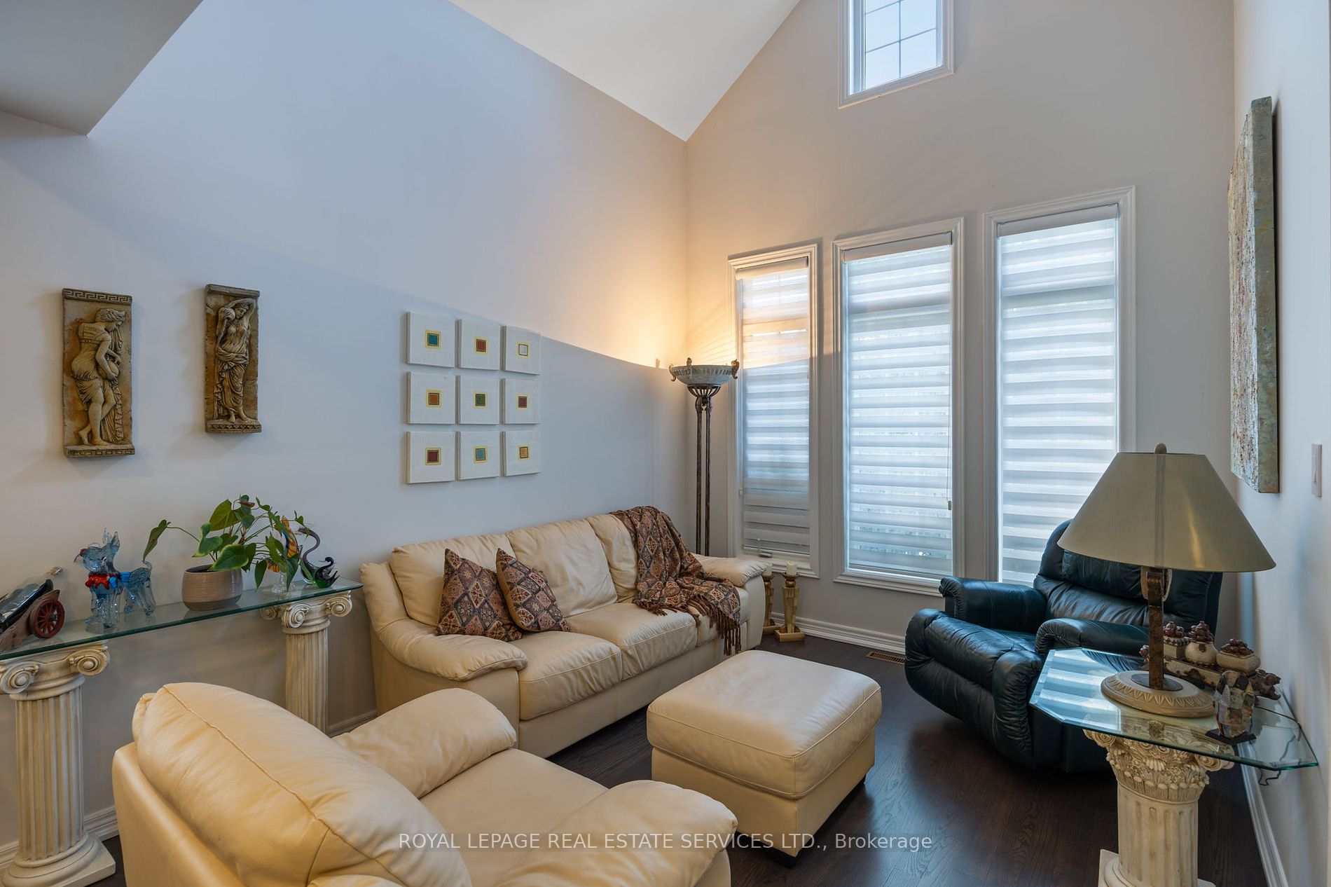 101 Thornhill Woods Dr