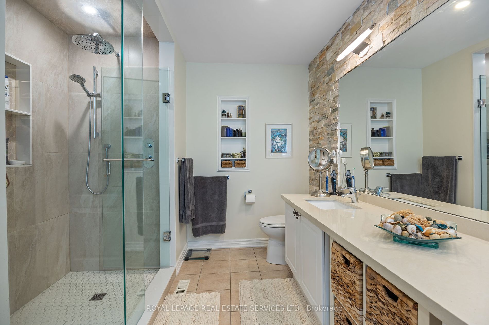 101 Thornhill Woods Dr