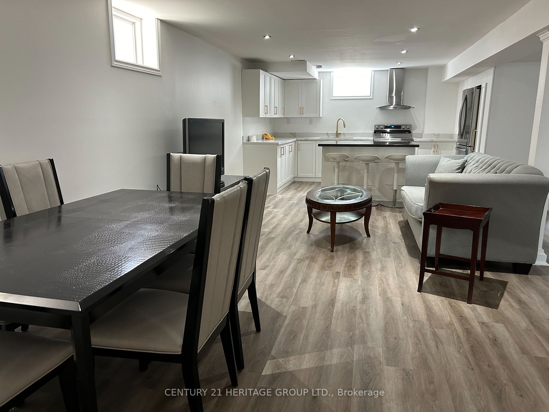 143 Queen Filomena Ave