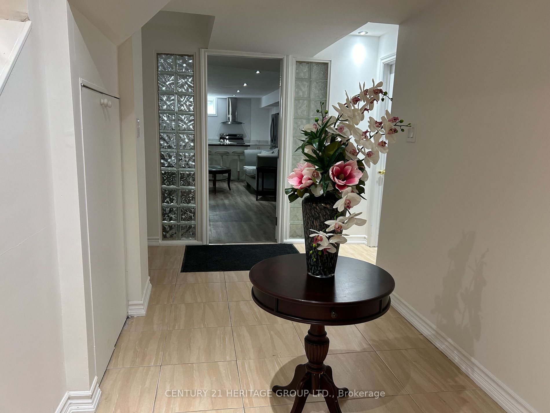 143 Queen Filomena Ave