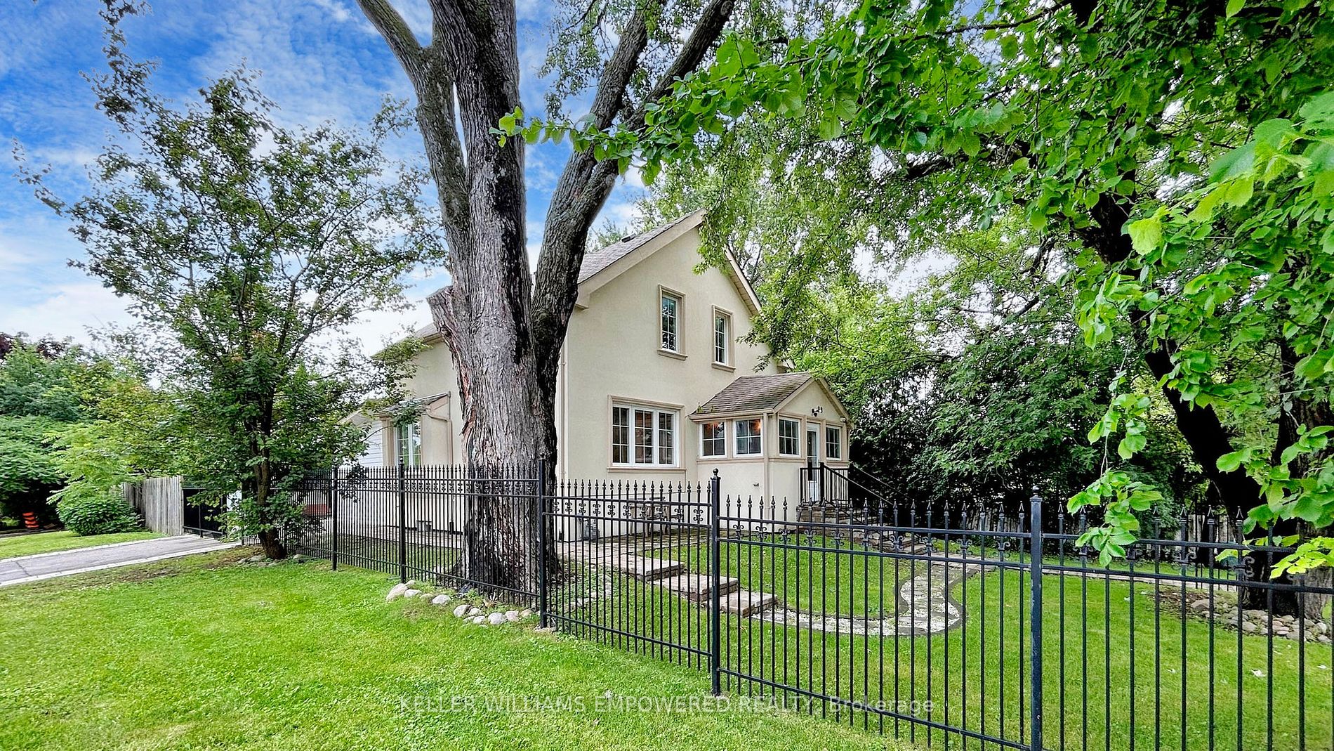 98 Glen Cameron Road