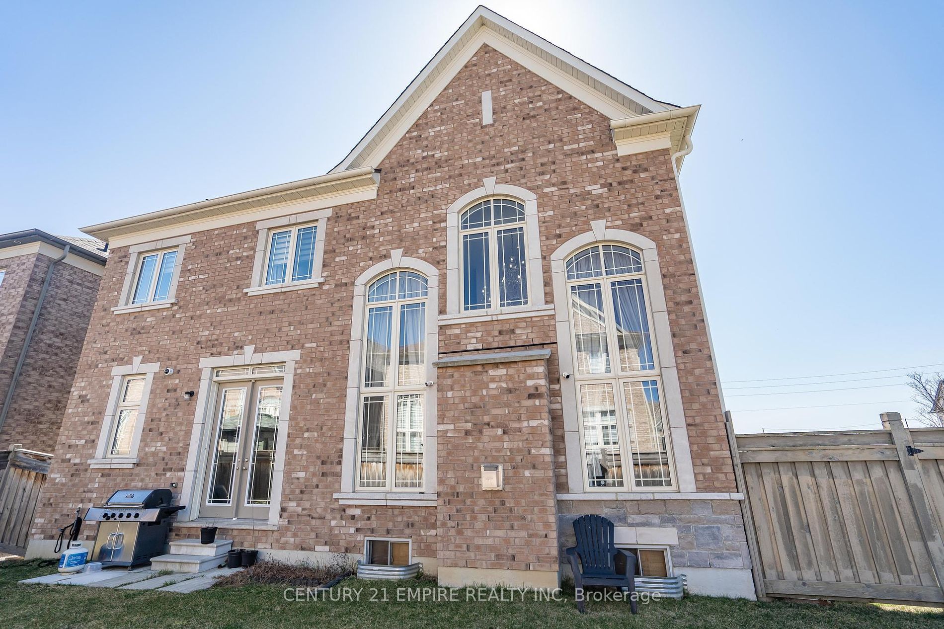 125 Chesney Crescent