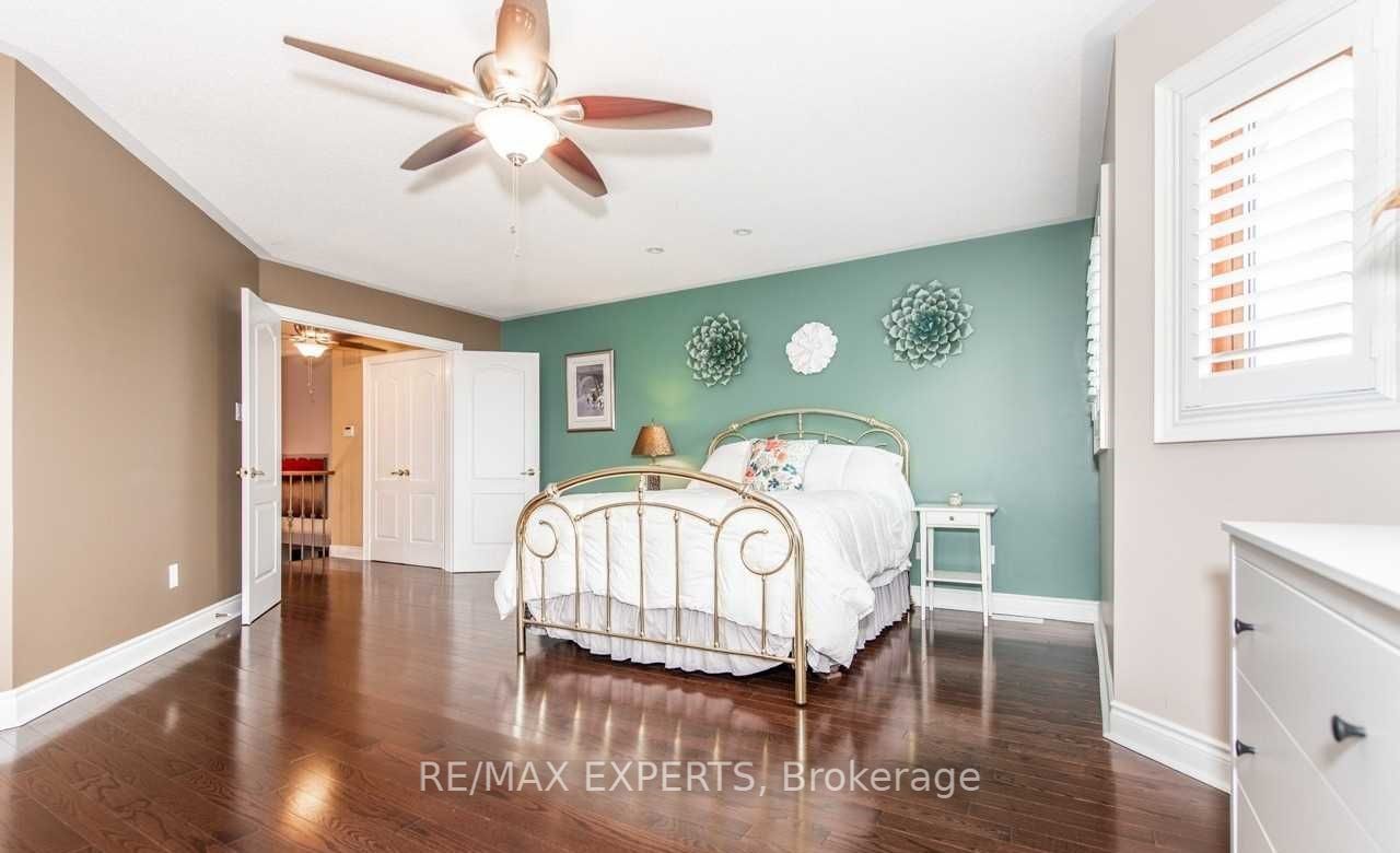 94 Royview Crescent