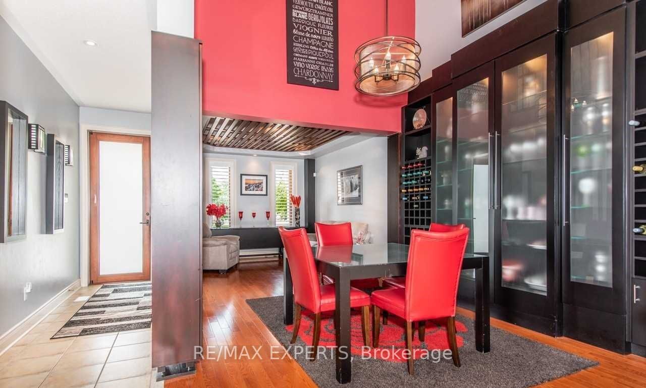 94 Royview Crescent