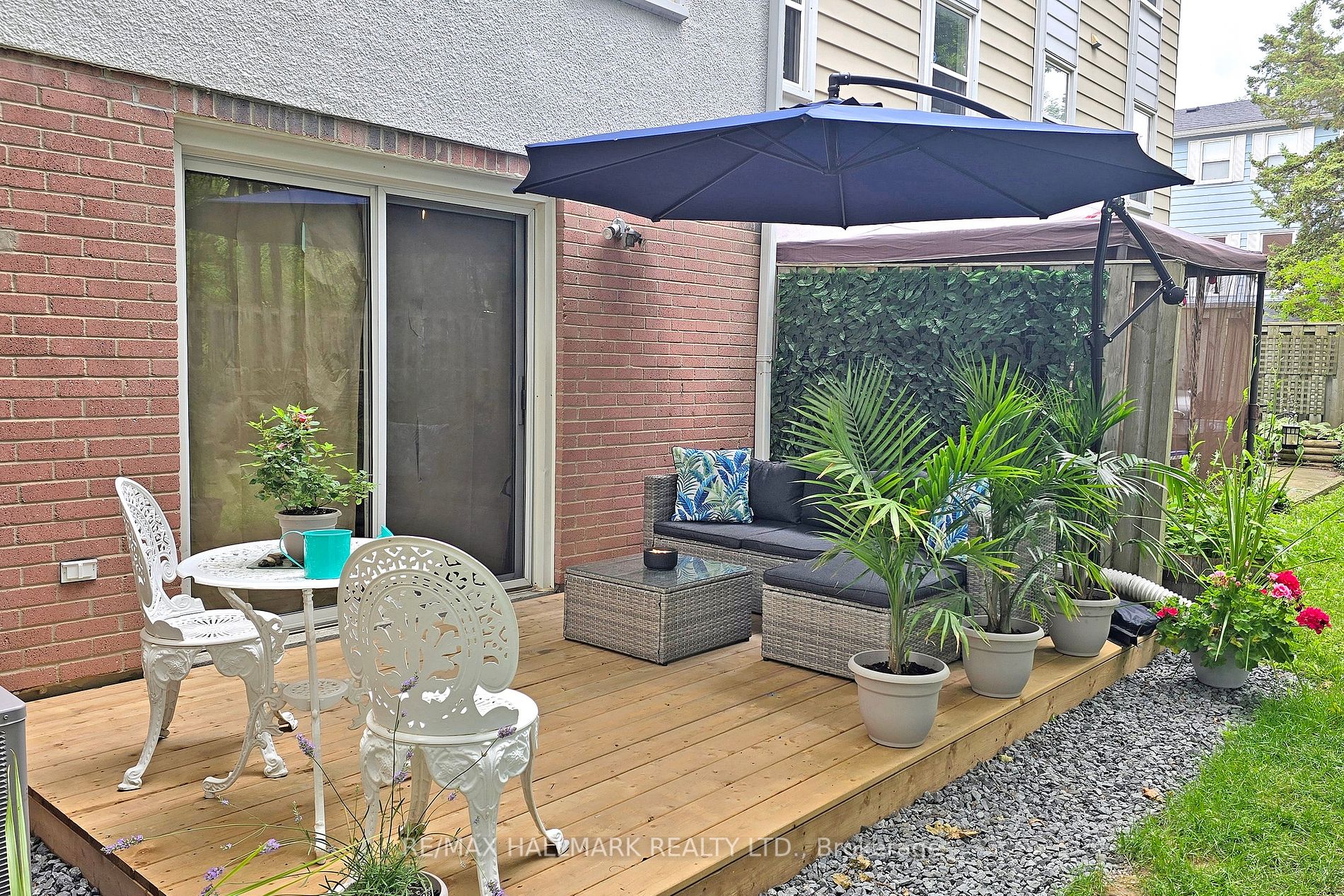 1672 John St, #10