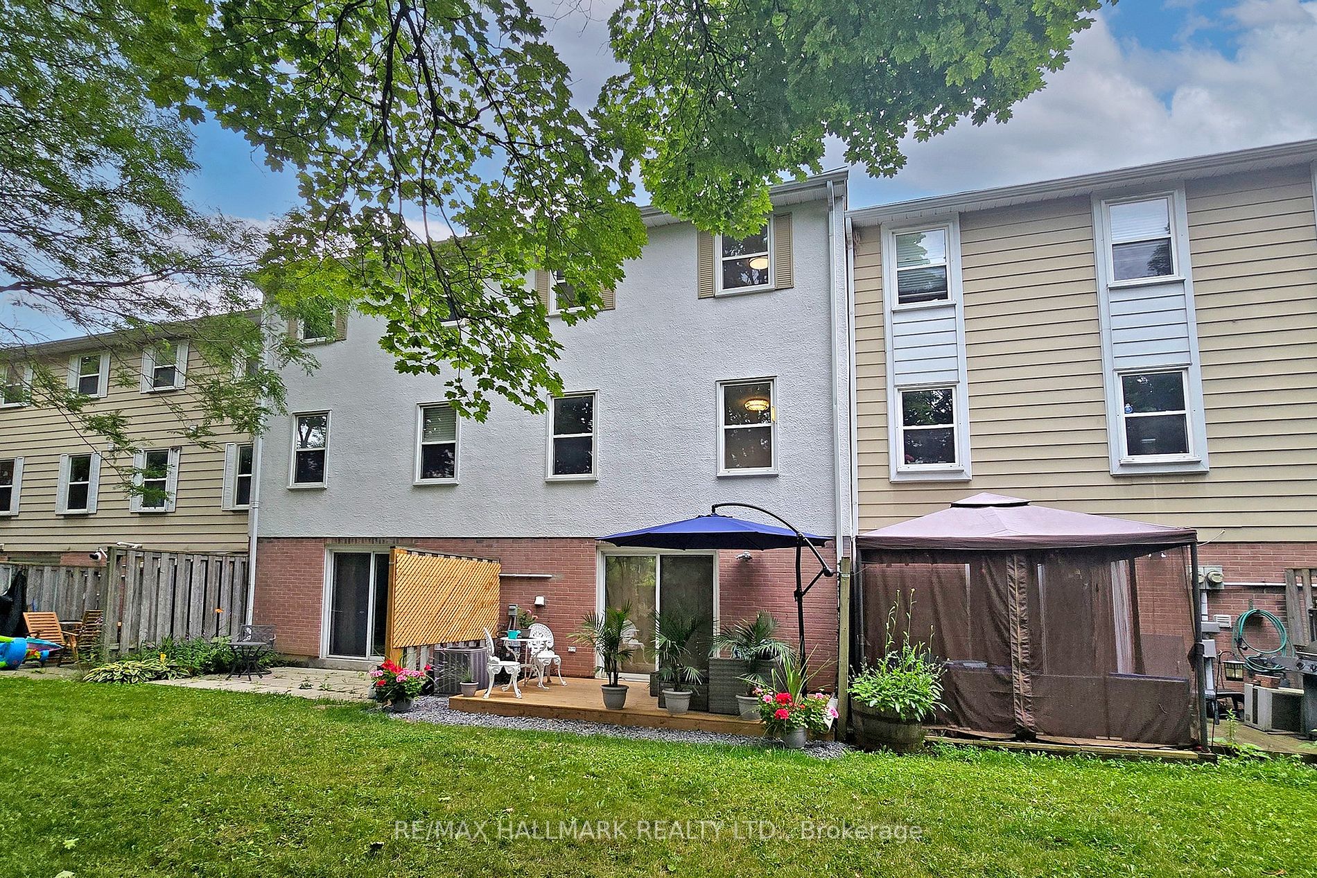 1672 John St, #10