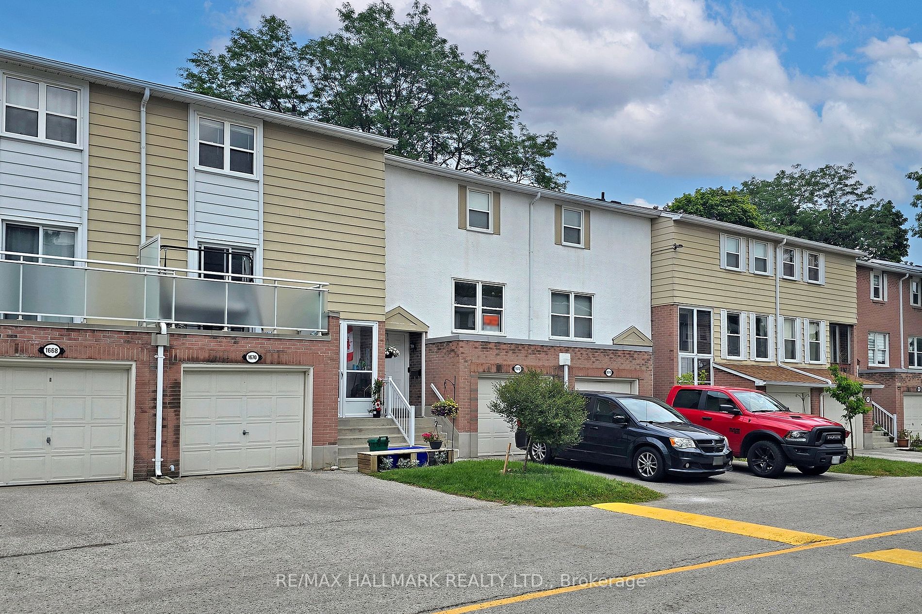 1672 John St, #10