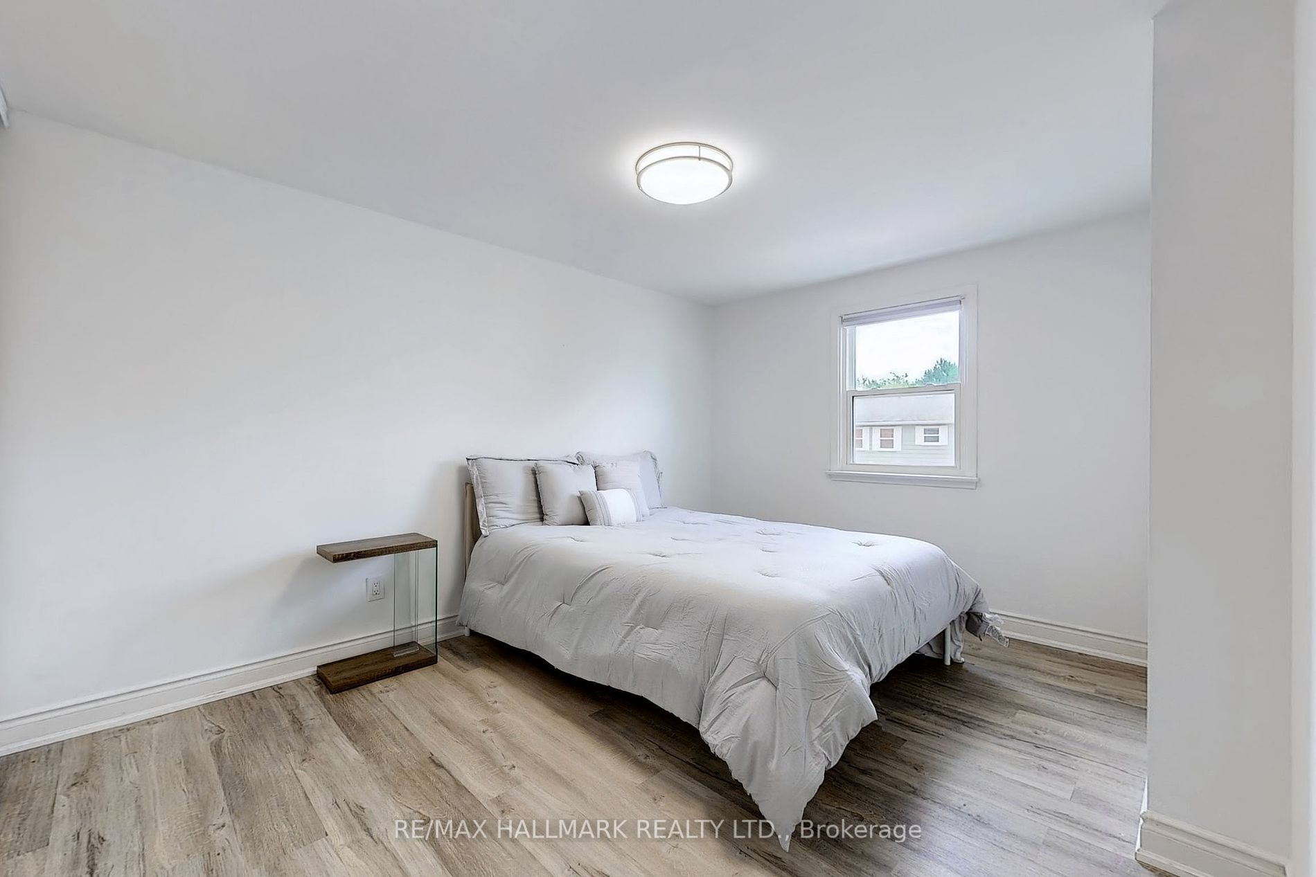 1672 John St, #10