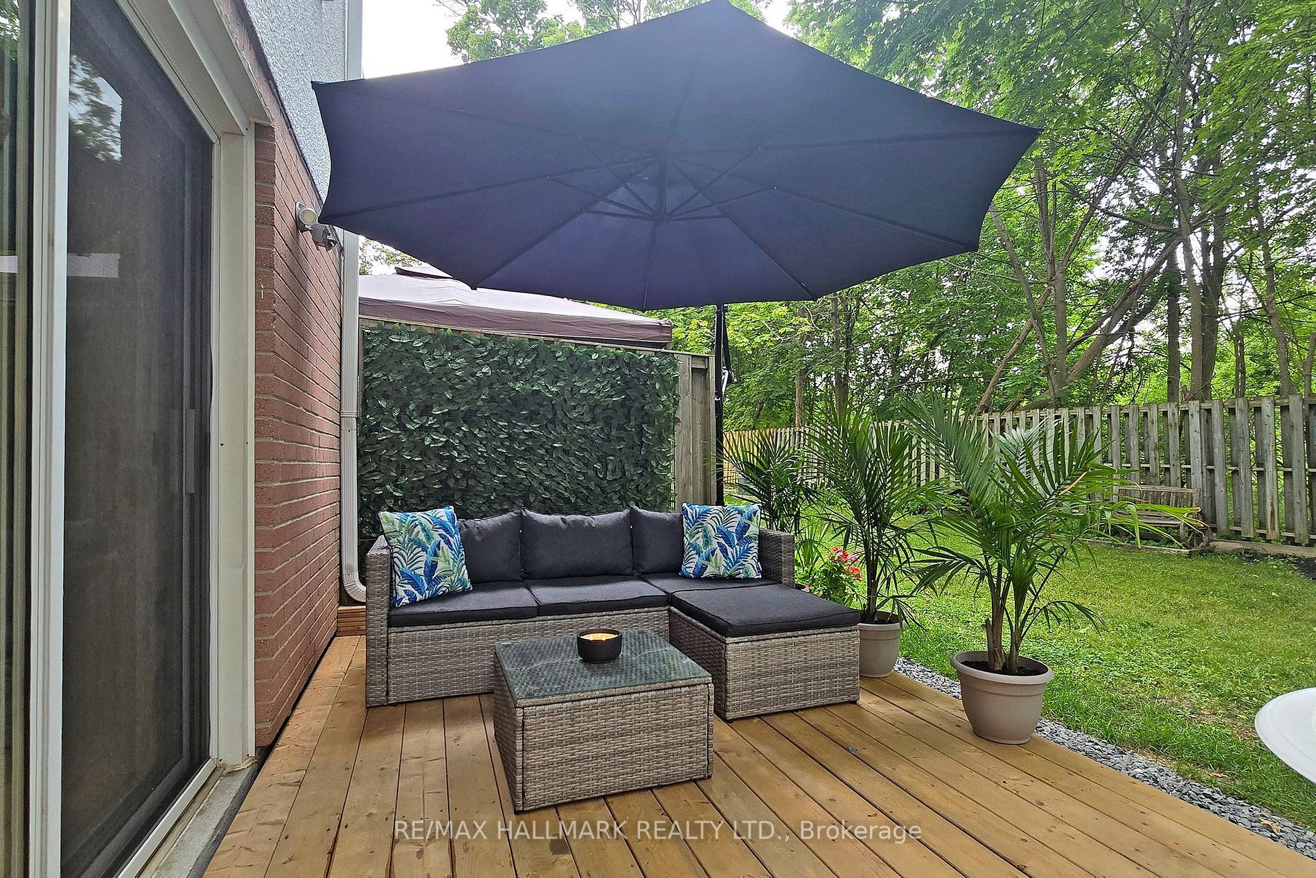 1672 John St, #10