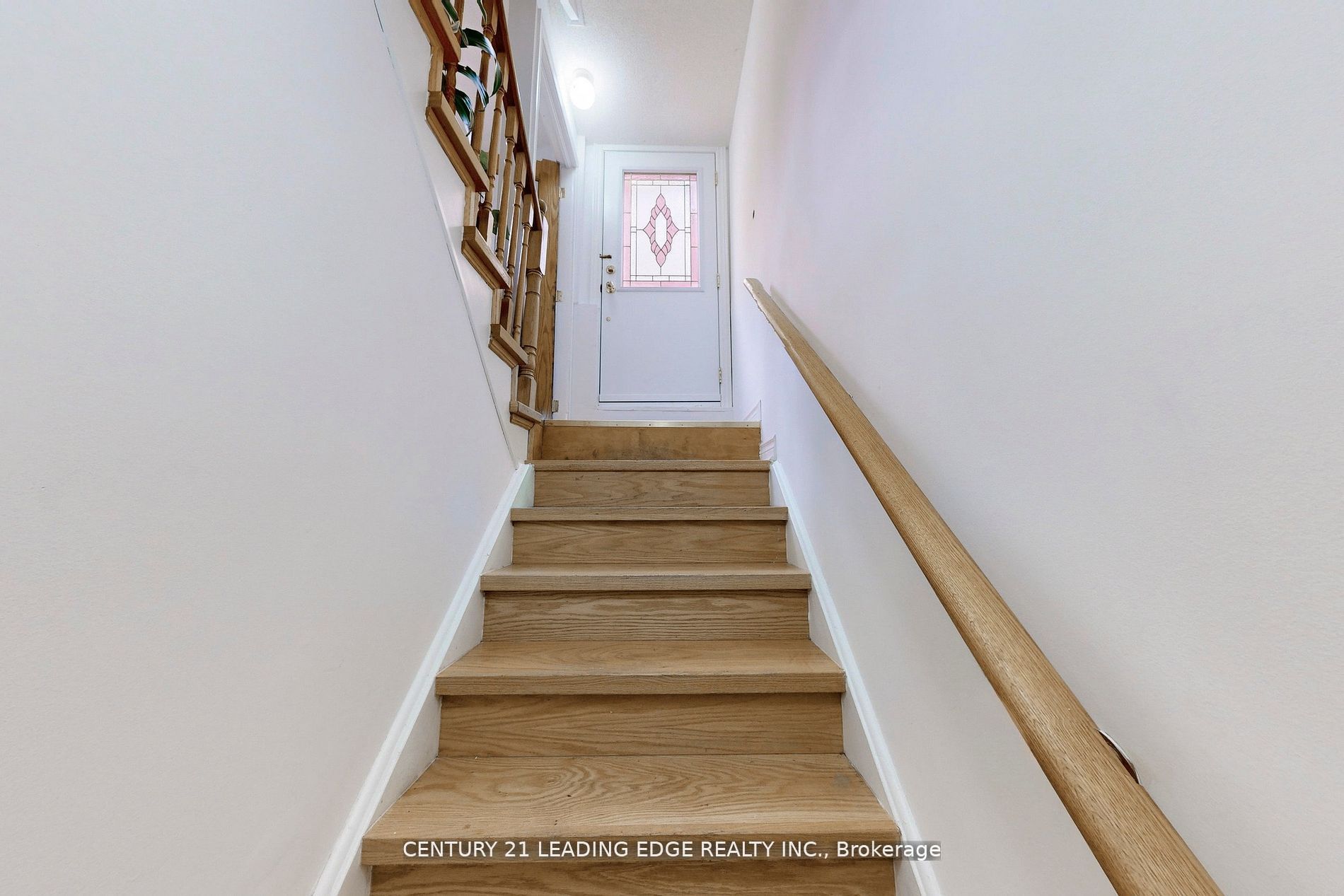 563 Highglen Ave