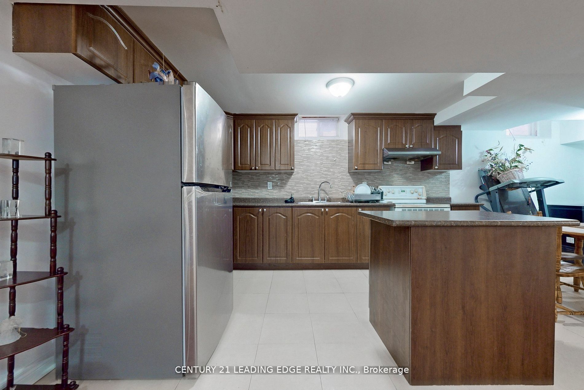563 Highglen Ave