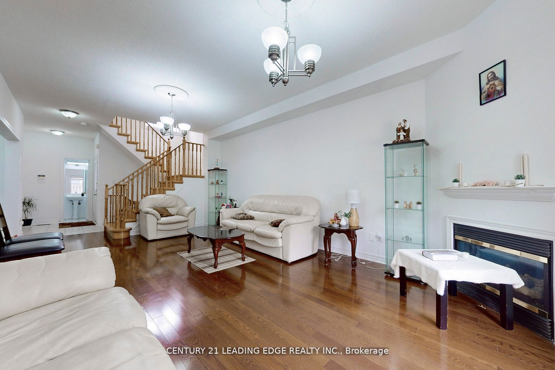 563 Highglen Ave