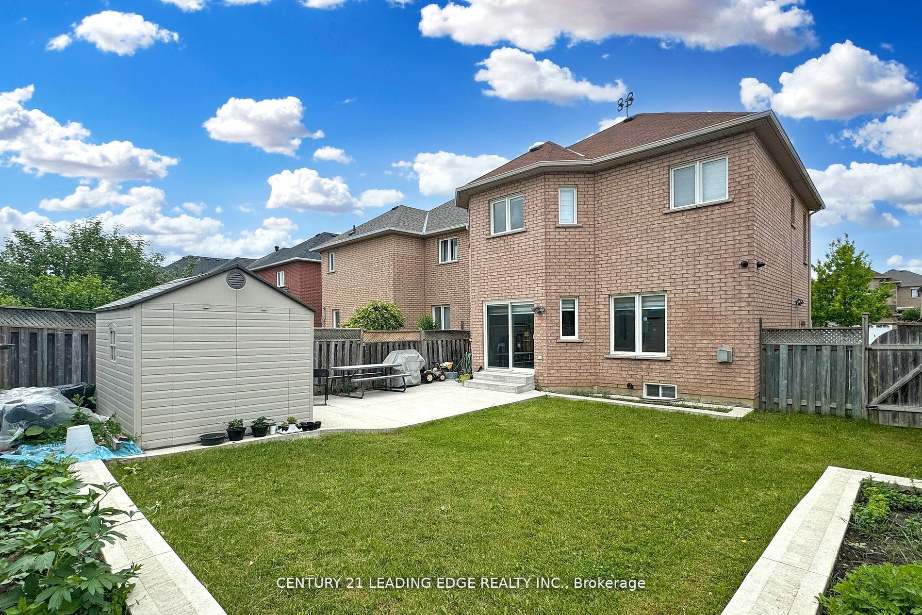 563 Highglen Ave