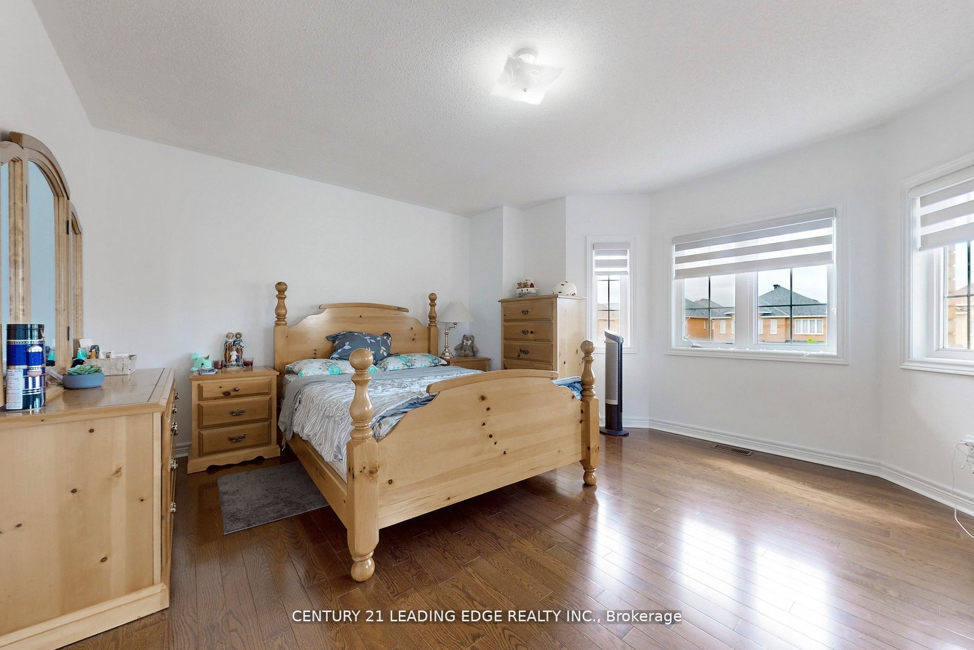 563 Highglen Ave