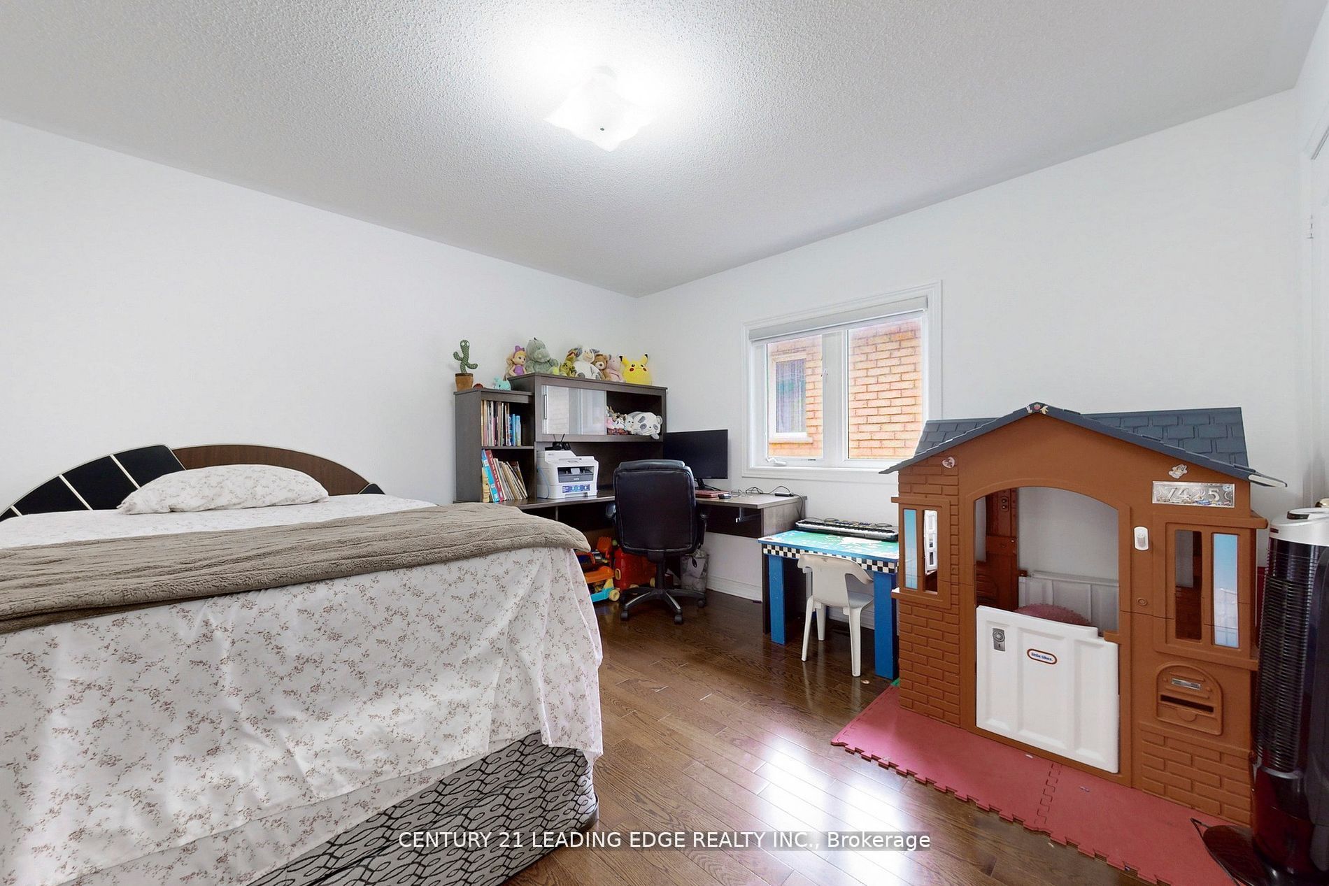 563 Highglen Ave