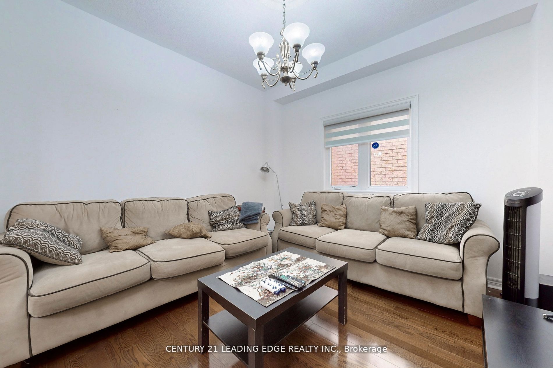 563 Highglen Ave