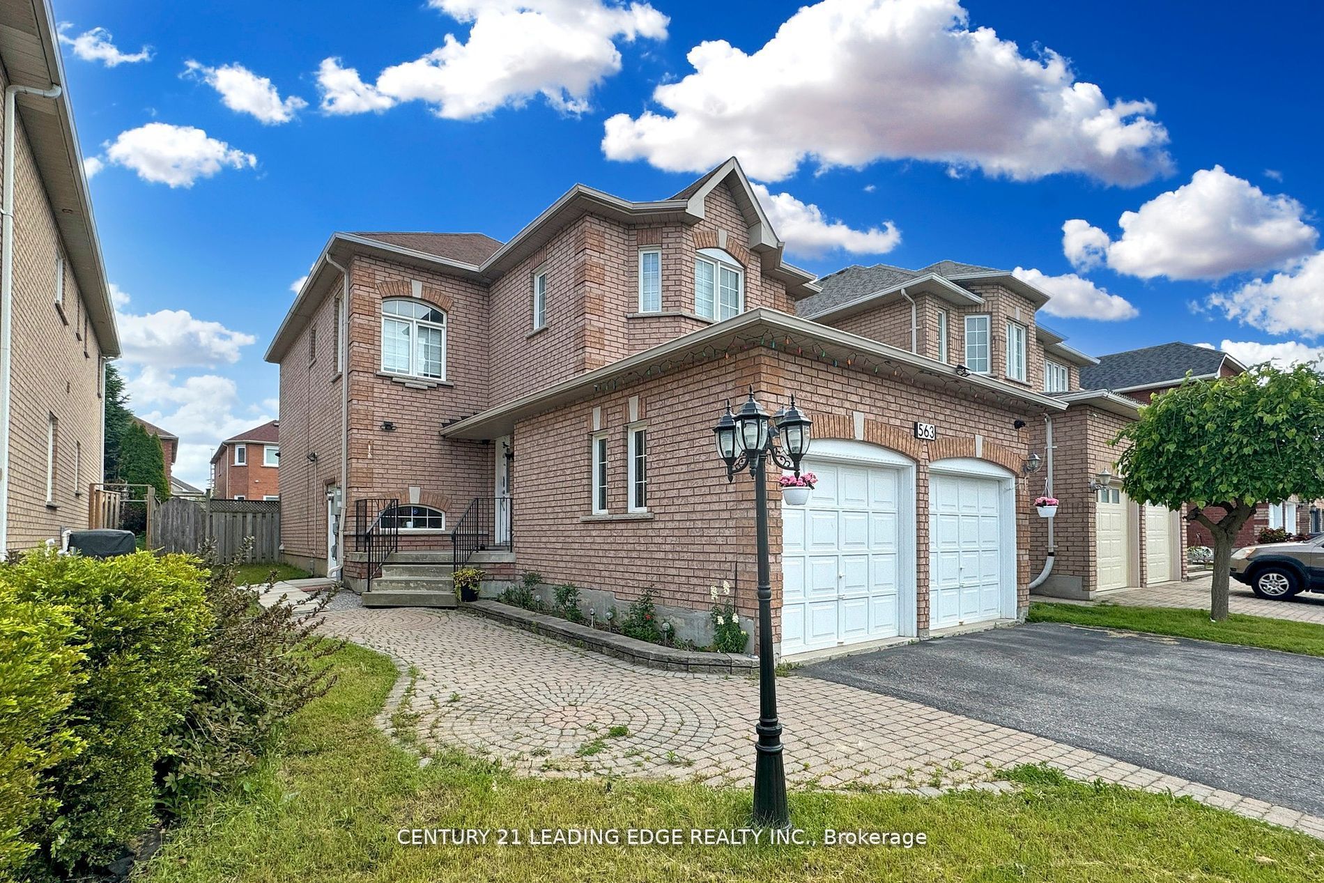 563 Highglen Ave