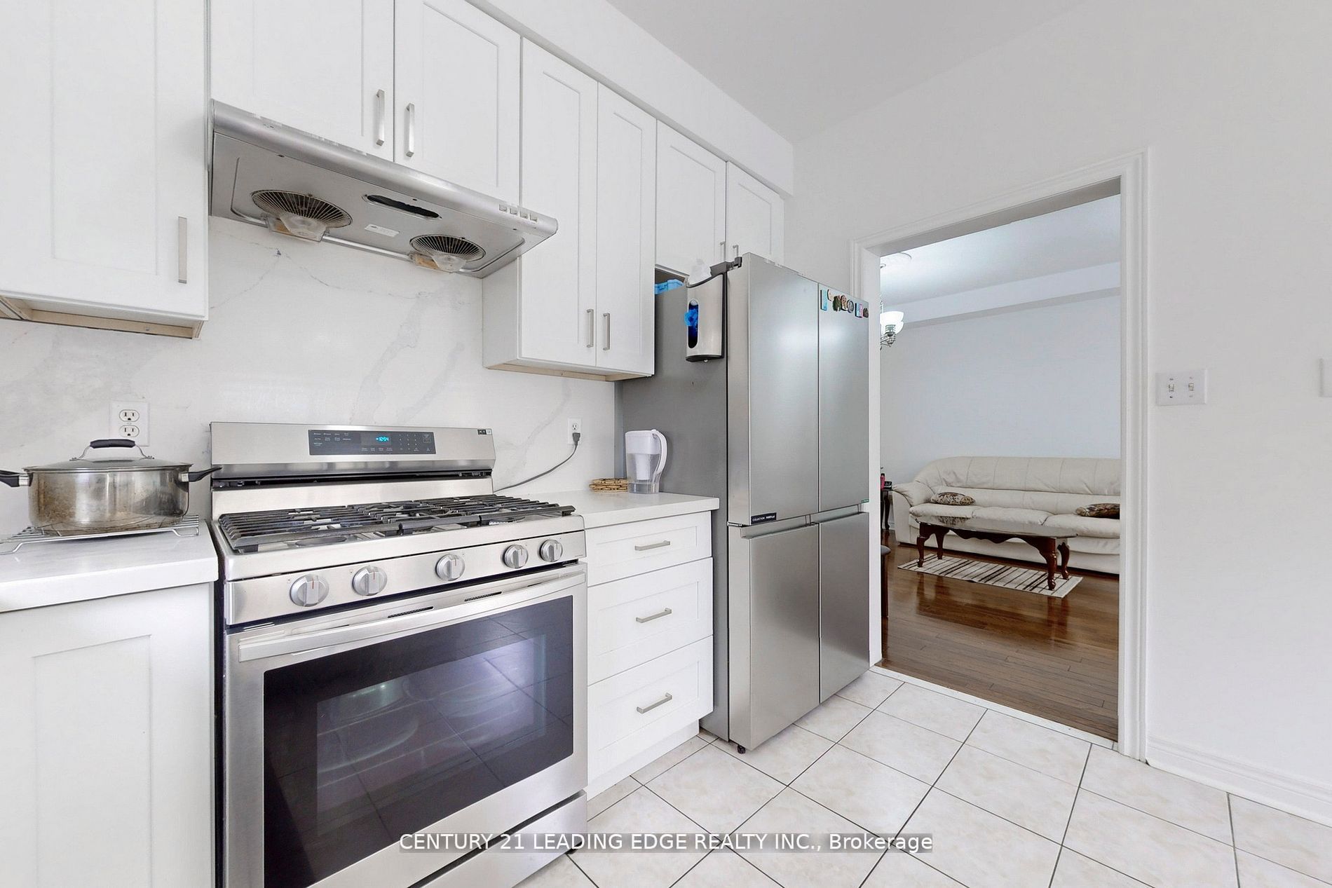 563 Highglen Ave
