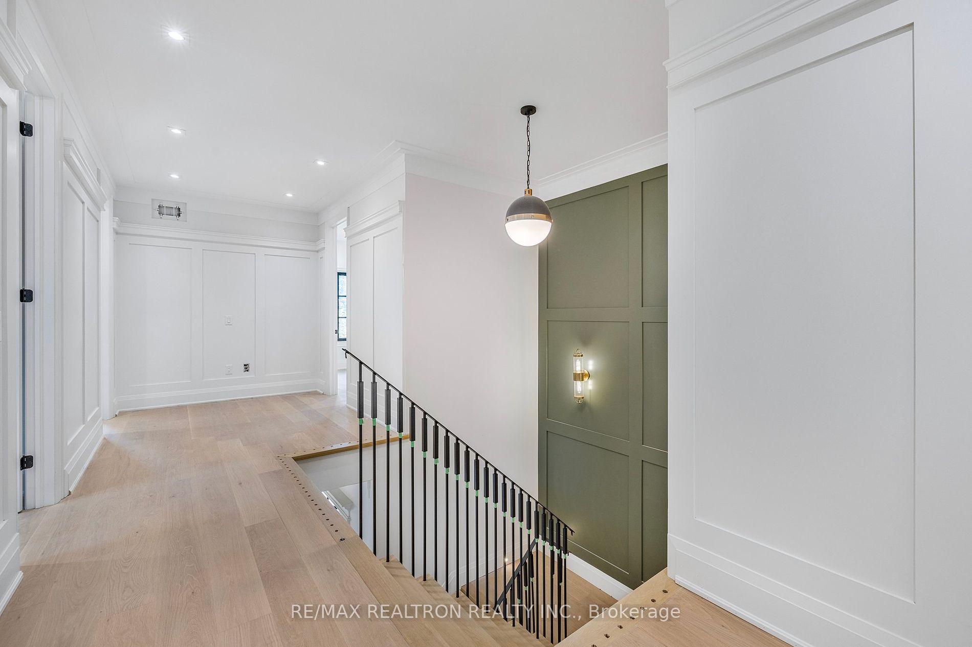 184 Richmond St