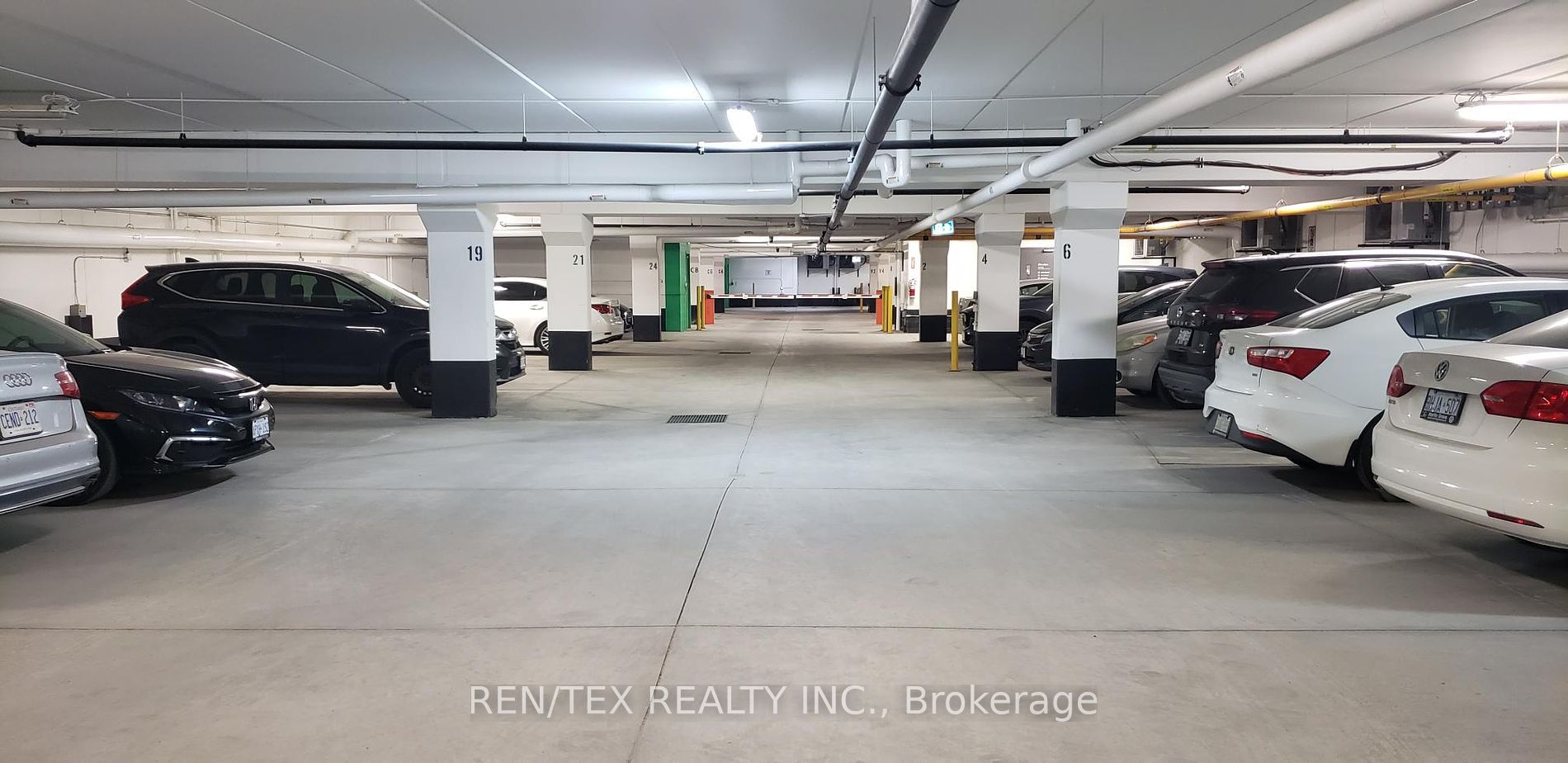 3865 Major Mackenzie Drive W, #211