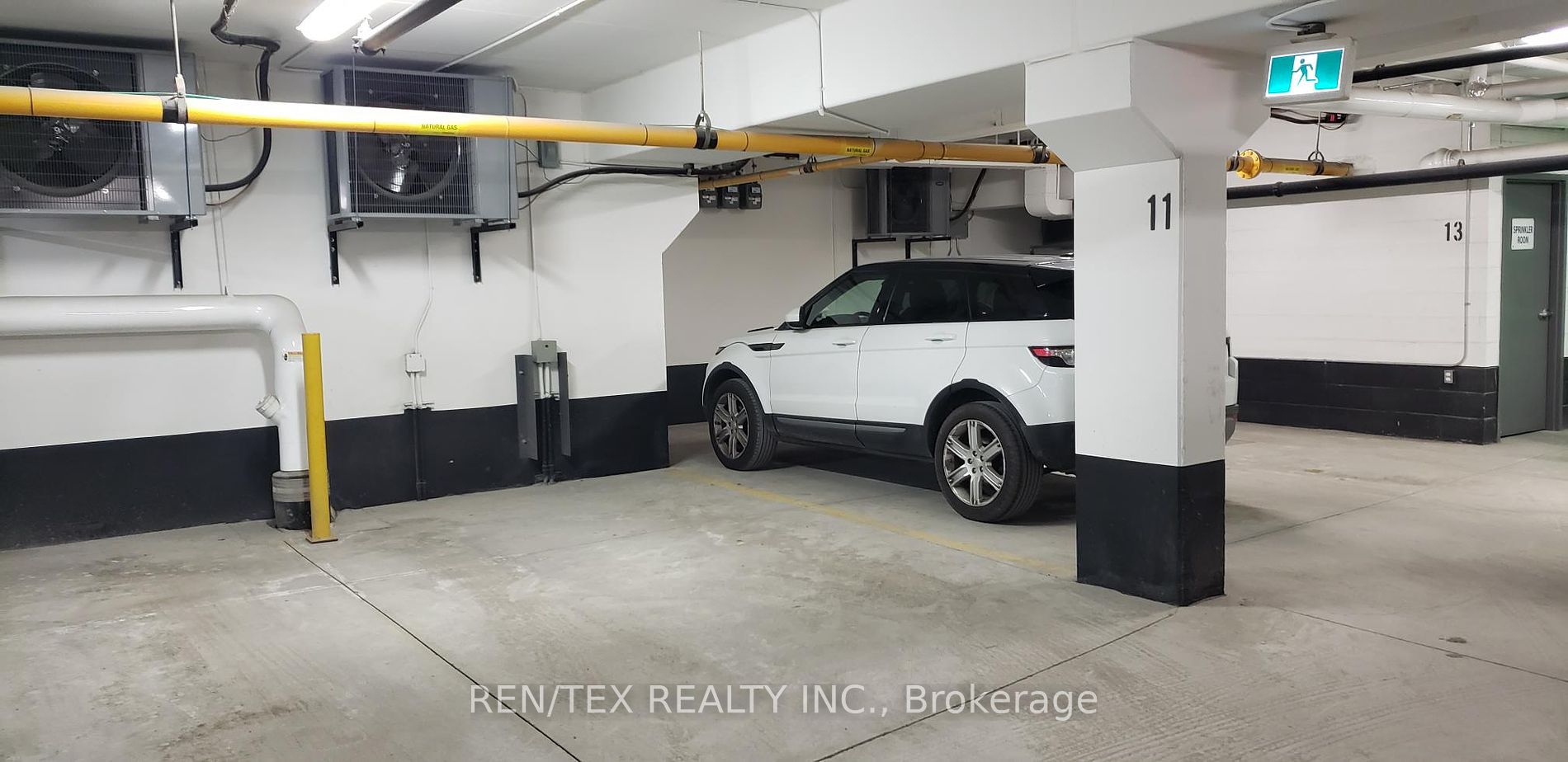 3865 Major Mackenzie Drive W, #211