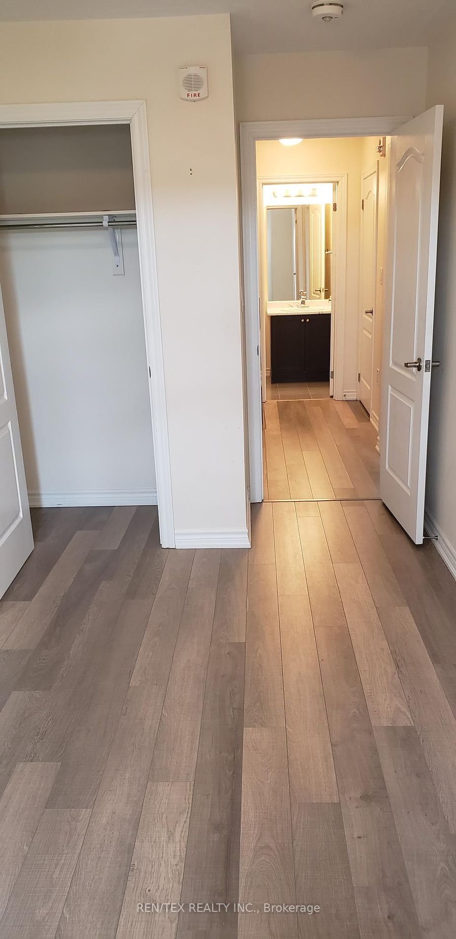 3865 Major Mackenzie Drive W, #211