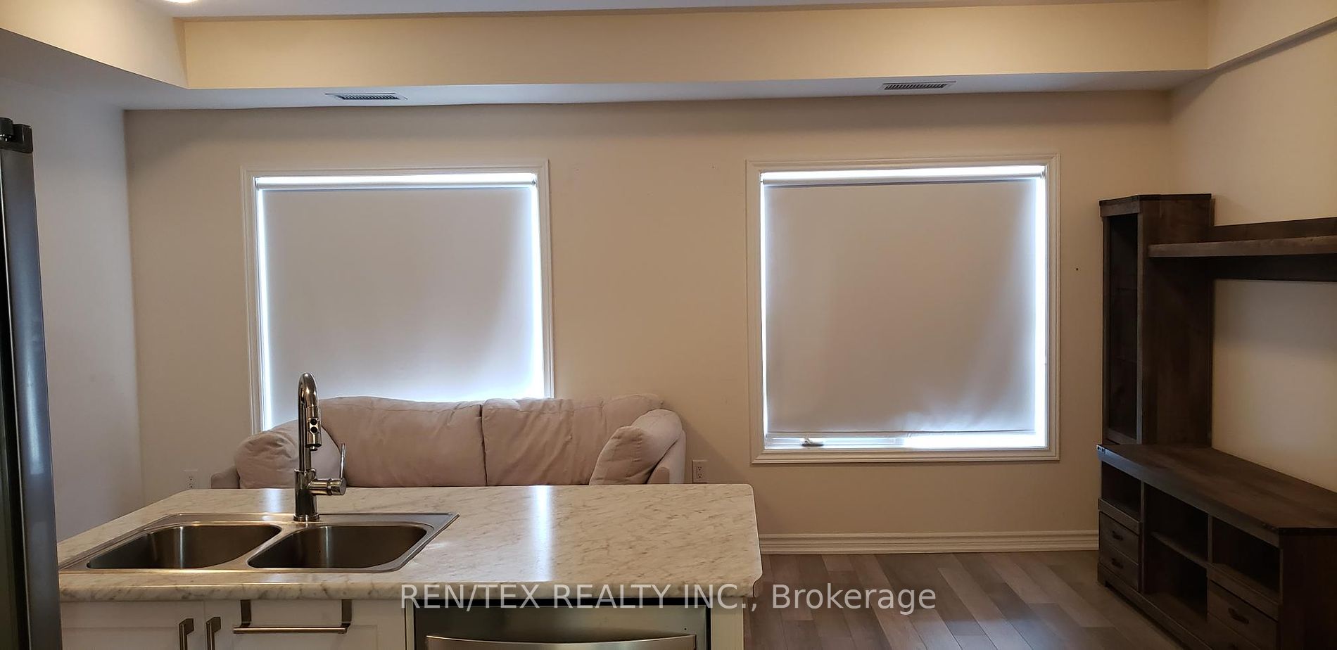 3865 Major Mackenzie Drive W, #211