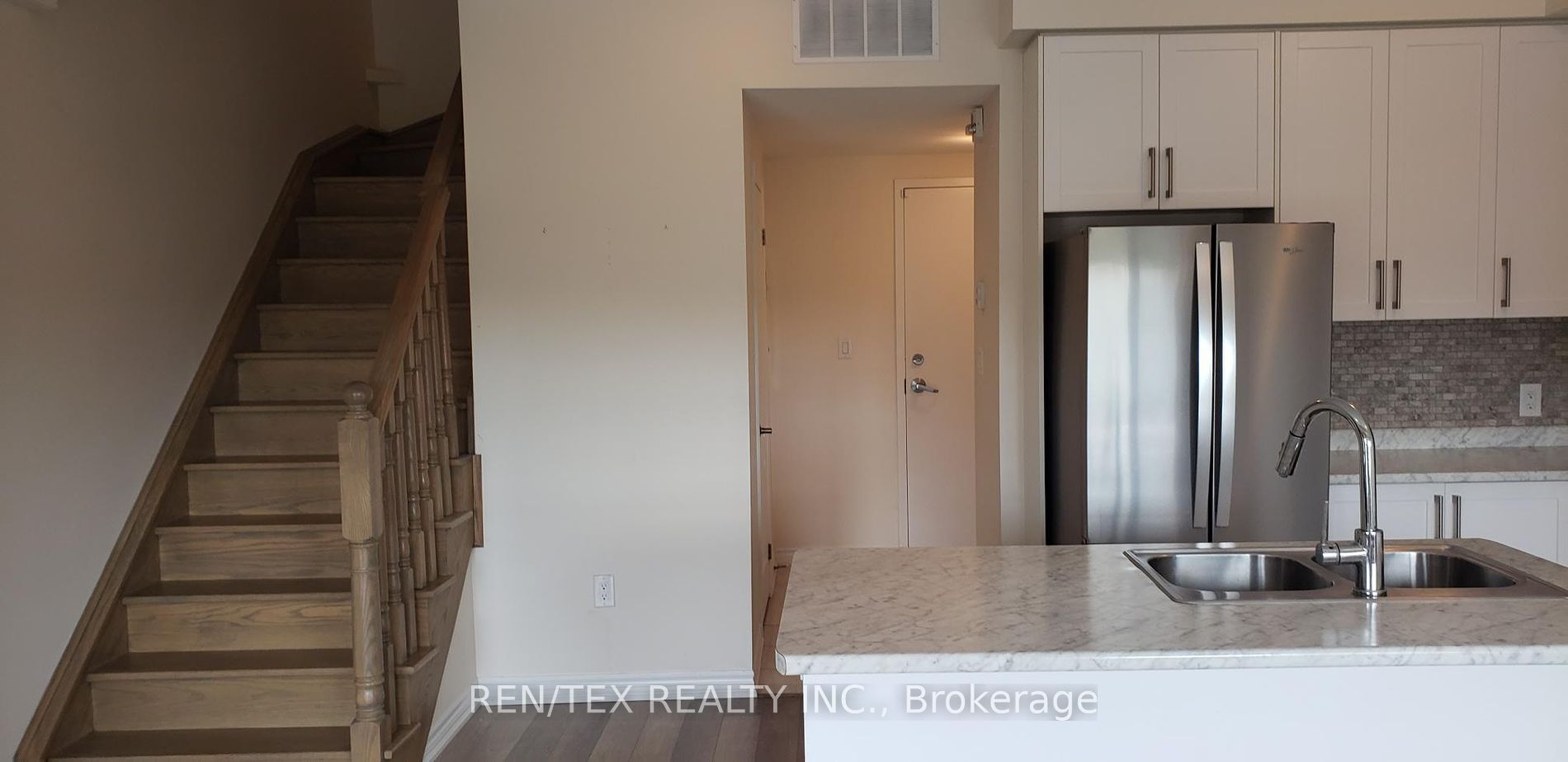 3865 Major Mackenzie Drive W, #211