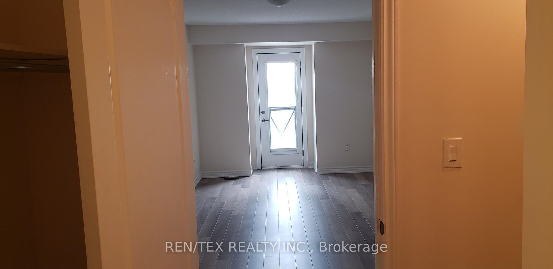 3865 Major Mackenzie Drive W, #211