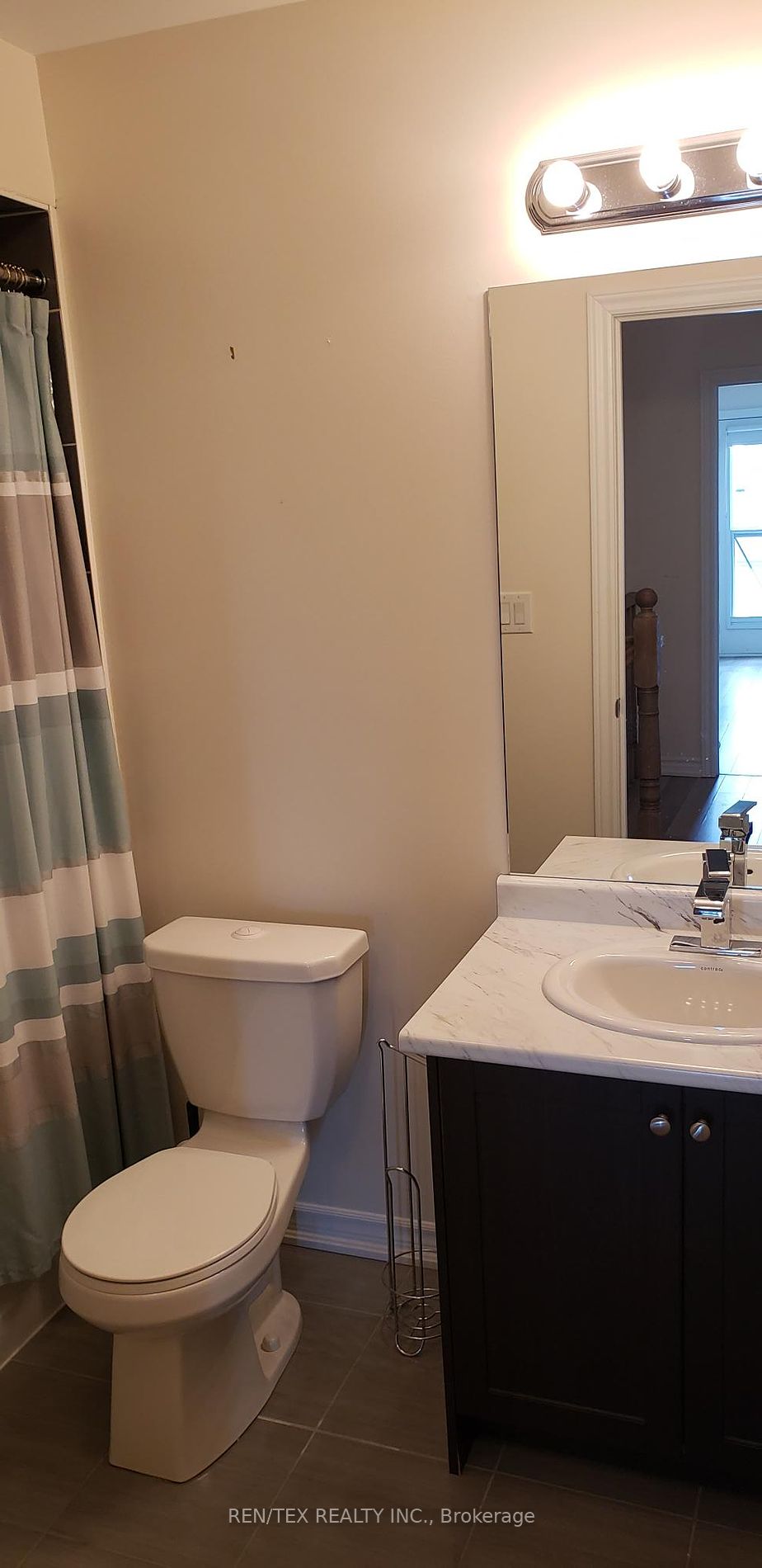 3865 Major Mackenzie Drive W, #211