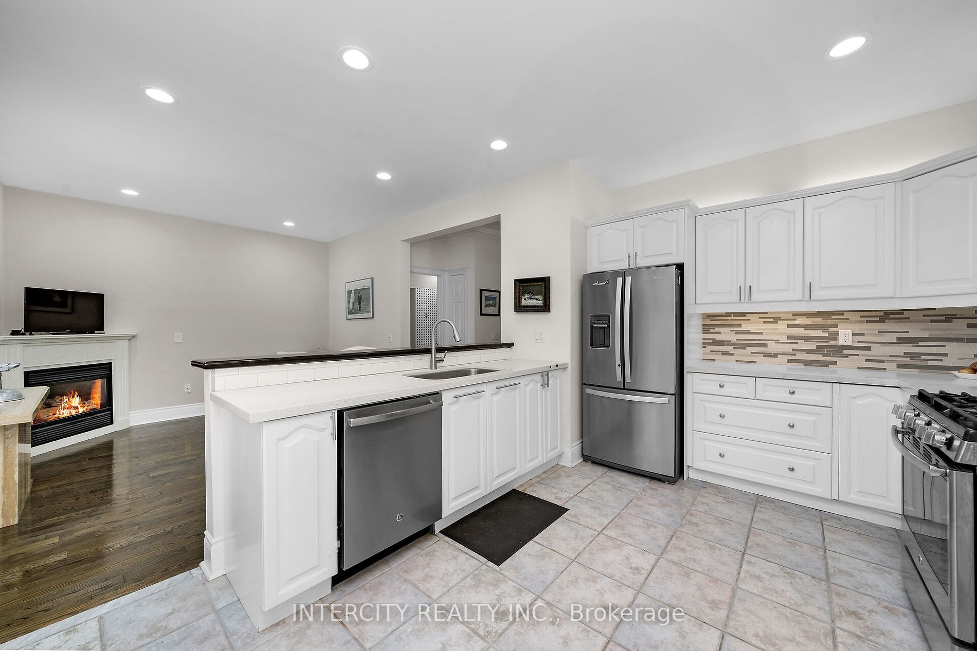 8038 Yonge St, #19