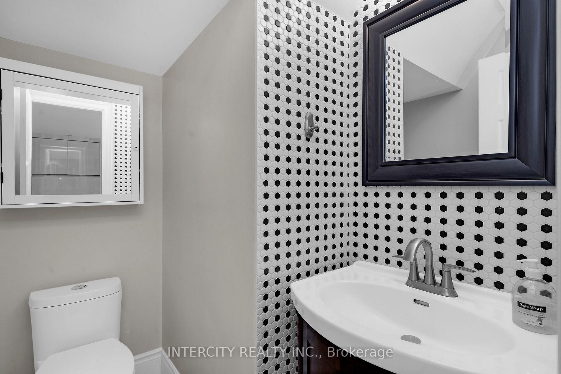 8038 Yonge St, #19