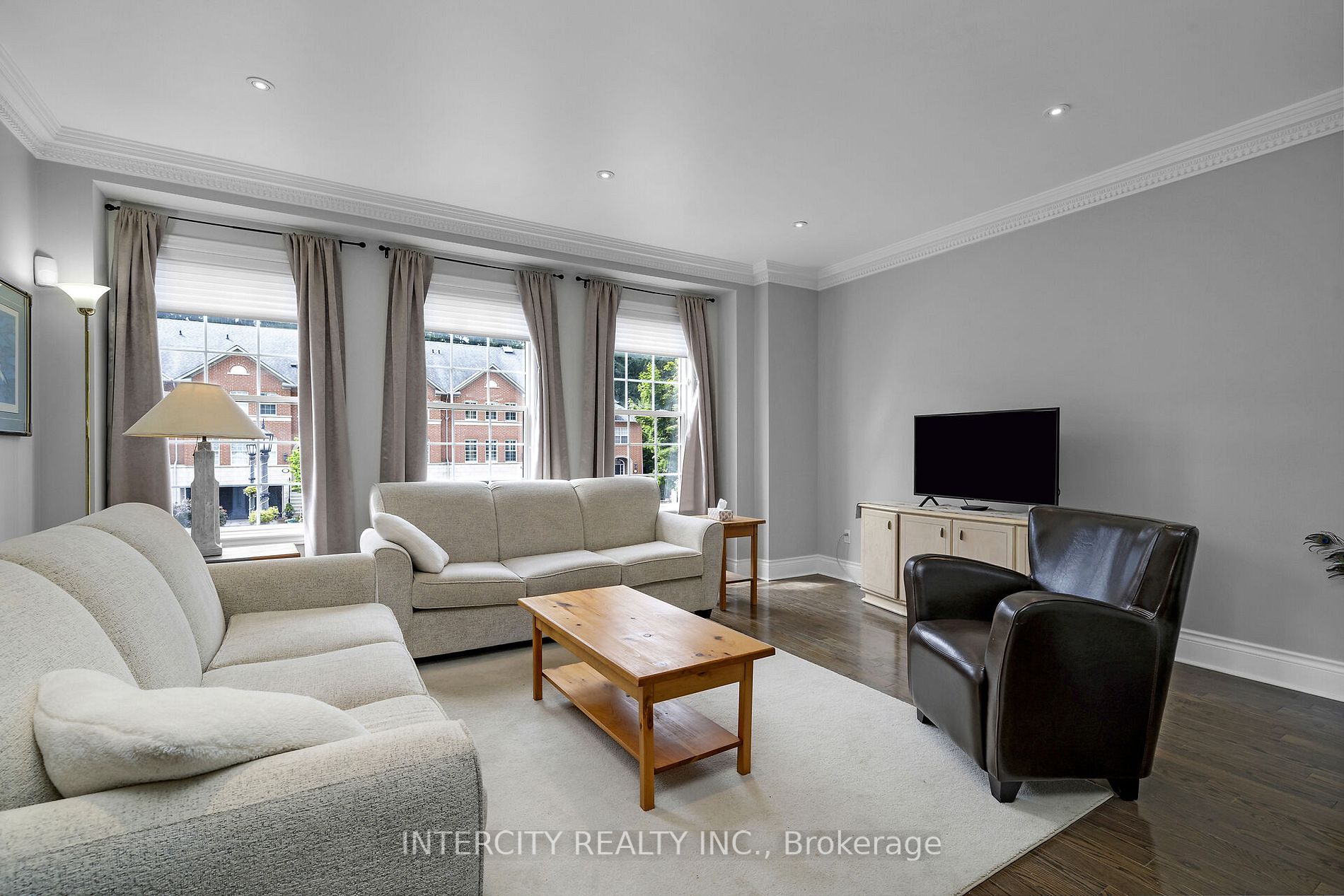 8038 Yonge St, #19
