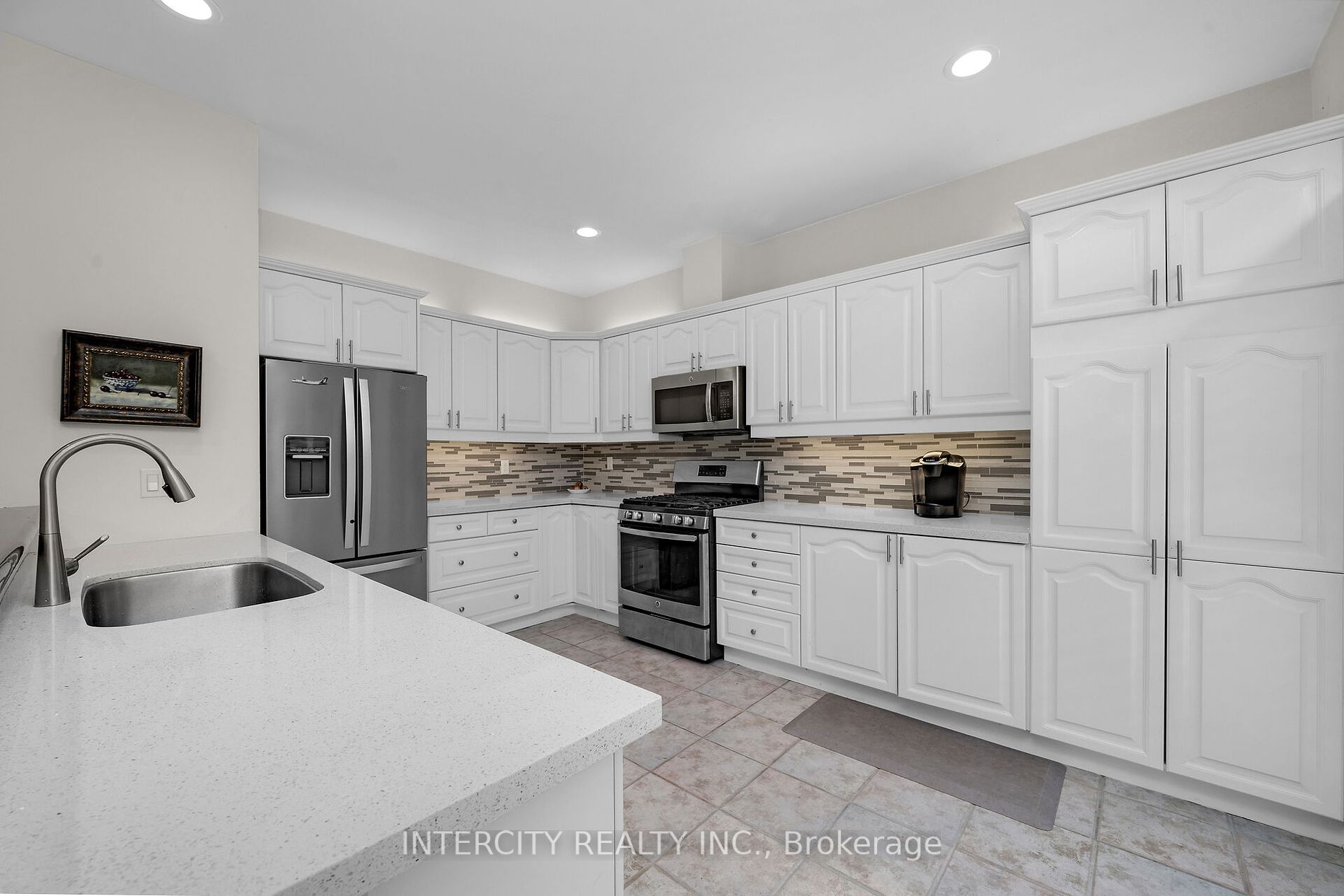 8038 Yonge St, #19