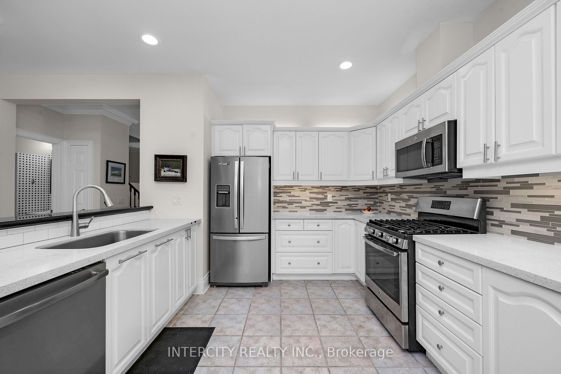 8038 Yonge St, #19