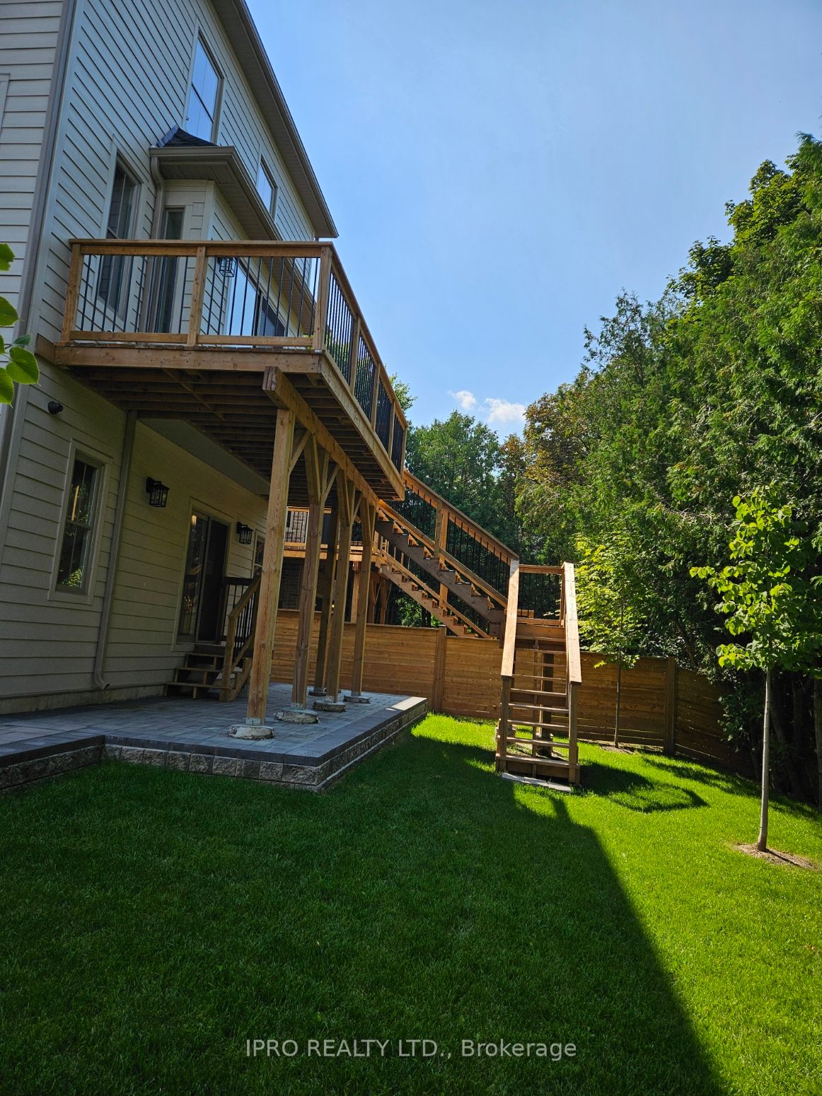 38 Mark St