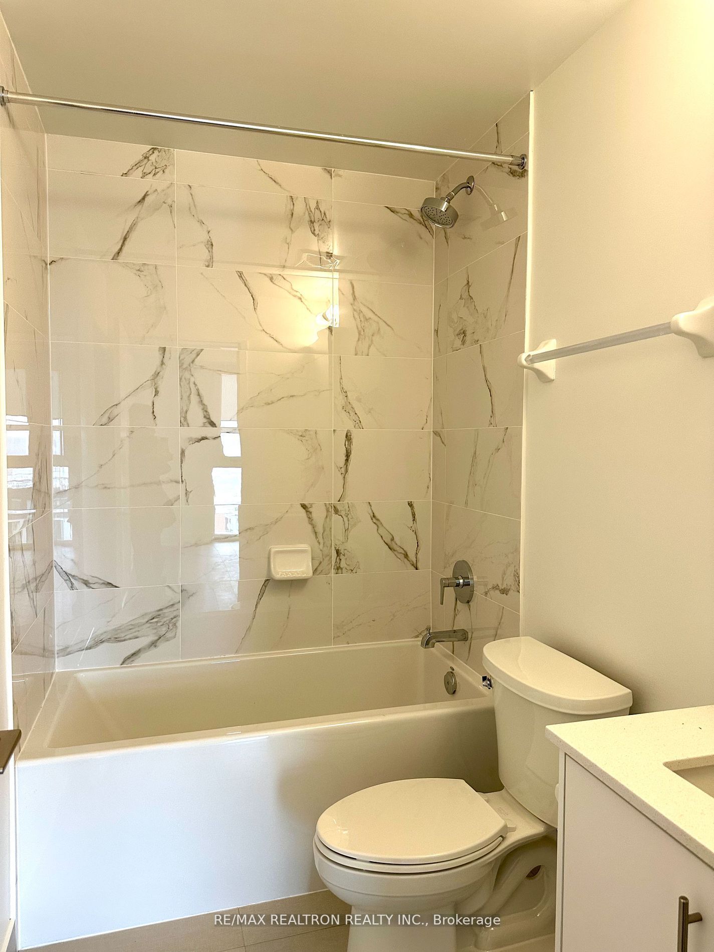105 Oneida Crescent, #1904