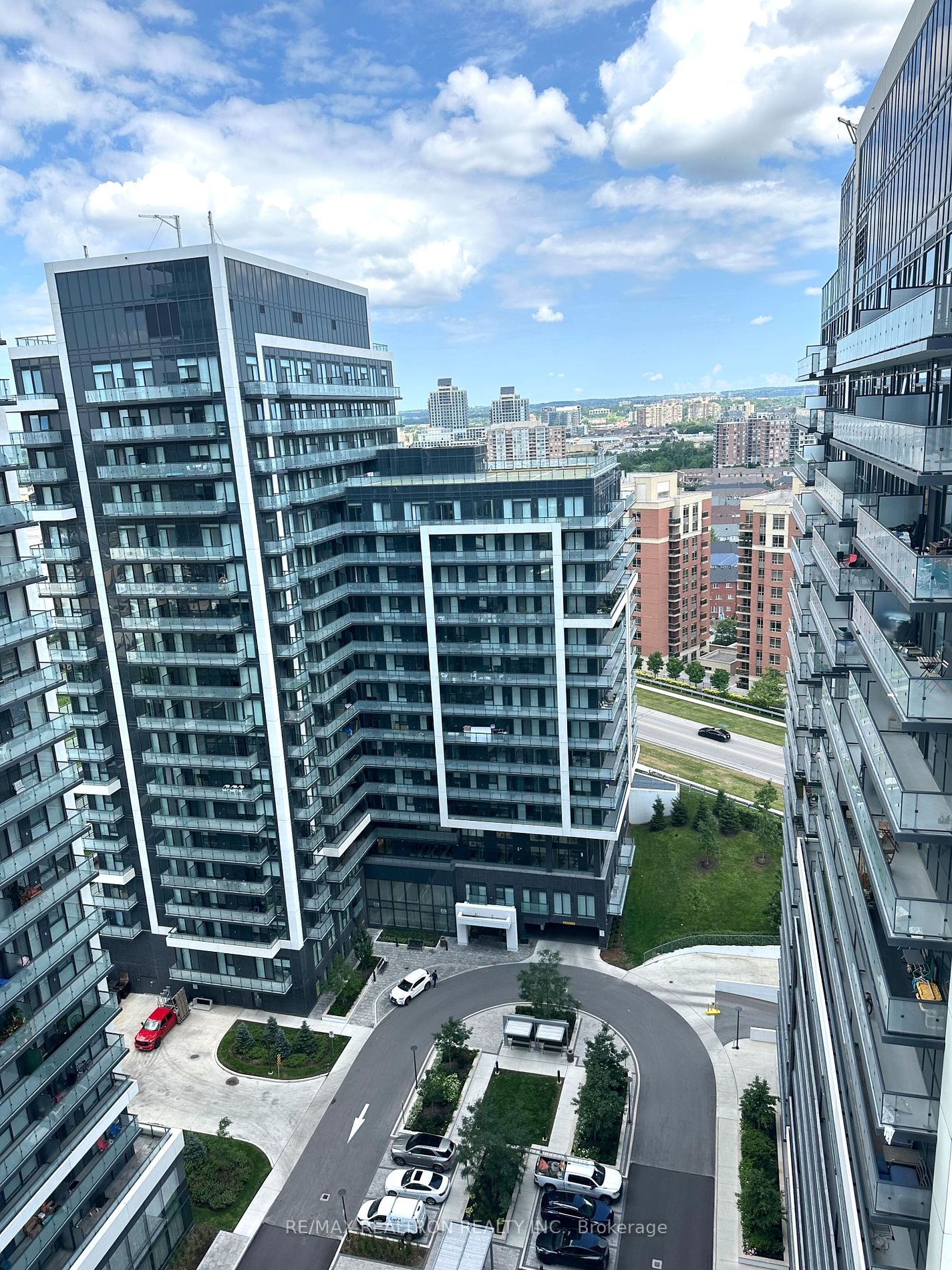105 Oneida Crescent, #1904