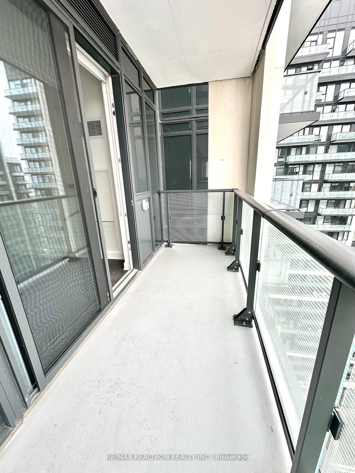 105 Oneida Crescent, #1904