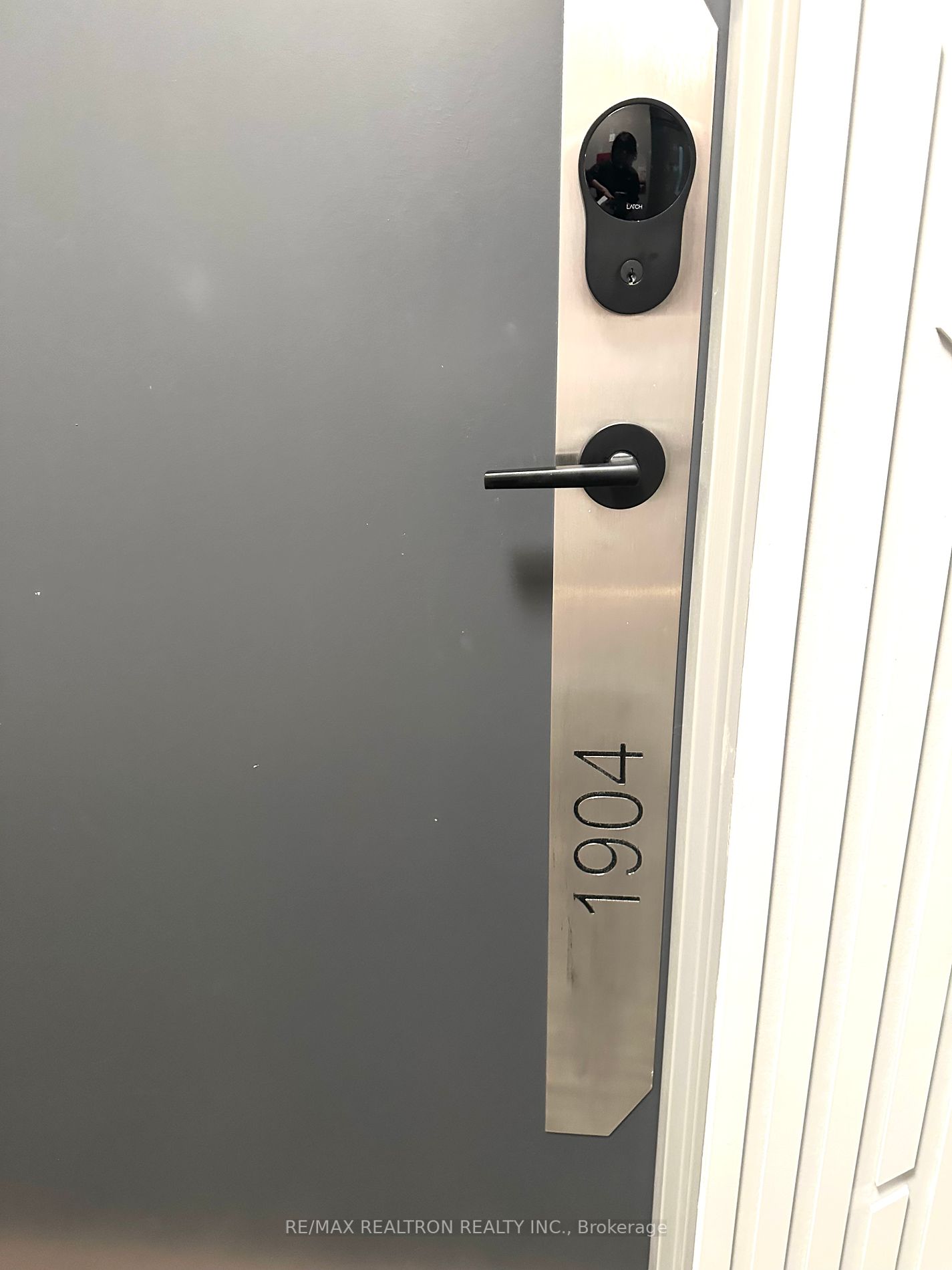 105 Oneida Crescent, #1904