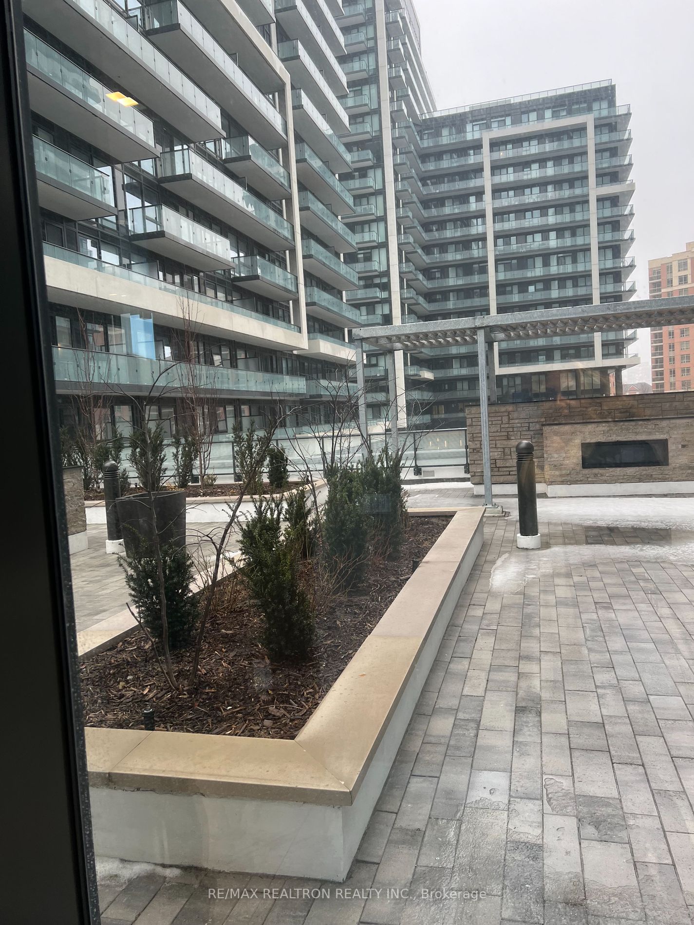 105 Oneida Crescent, #1904