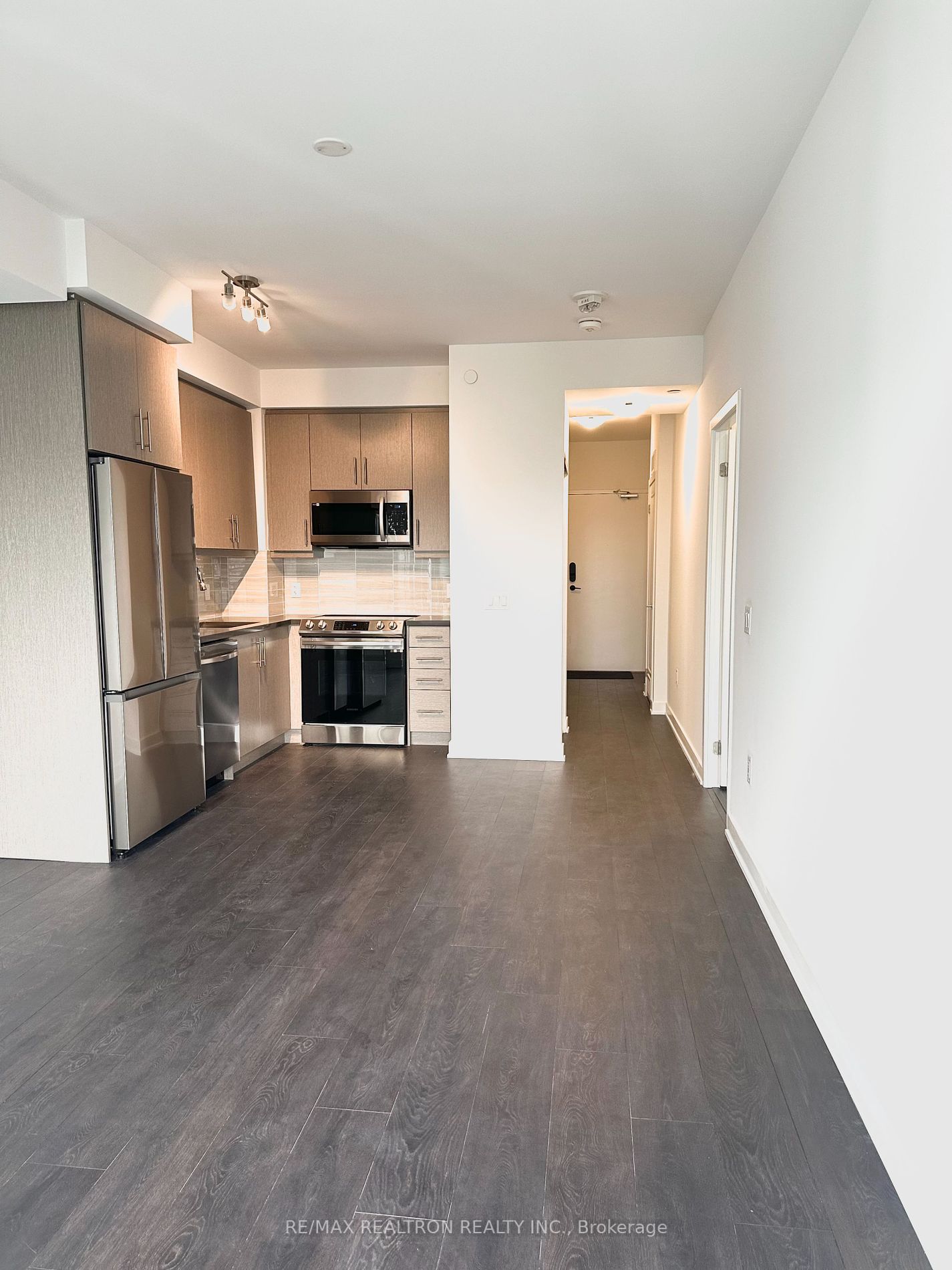 105 Oneida Crescent, #1904
