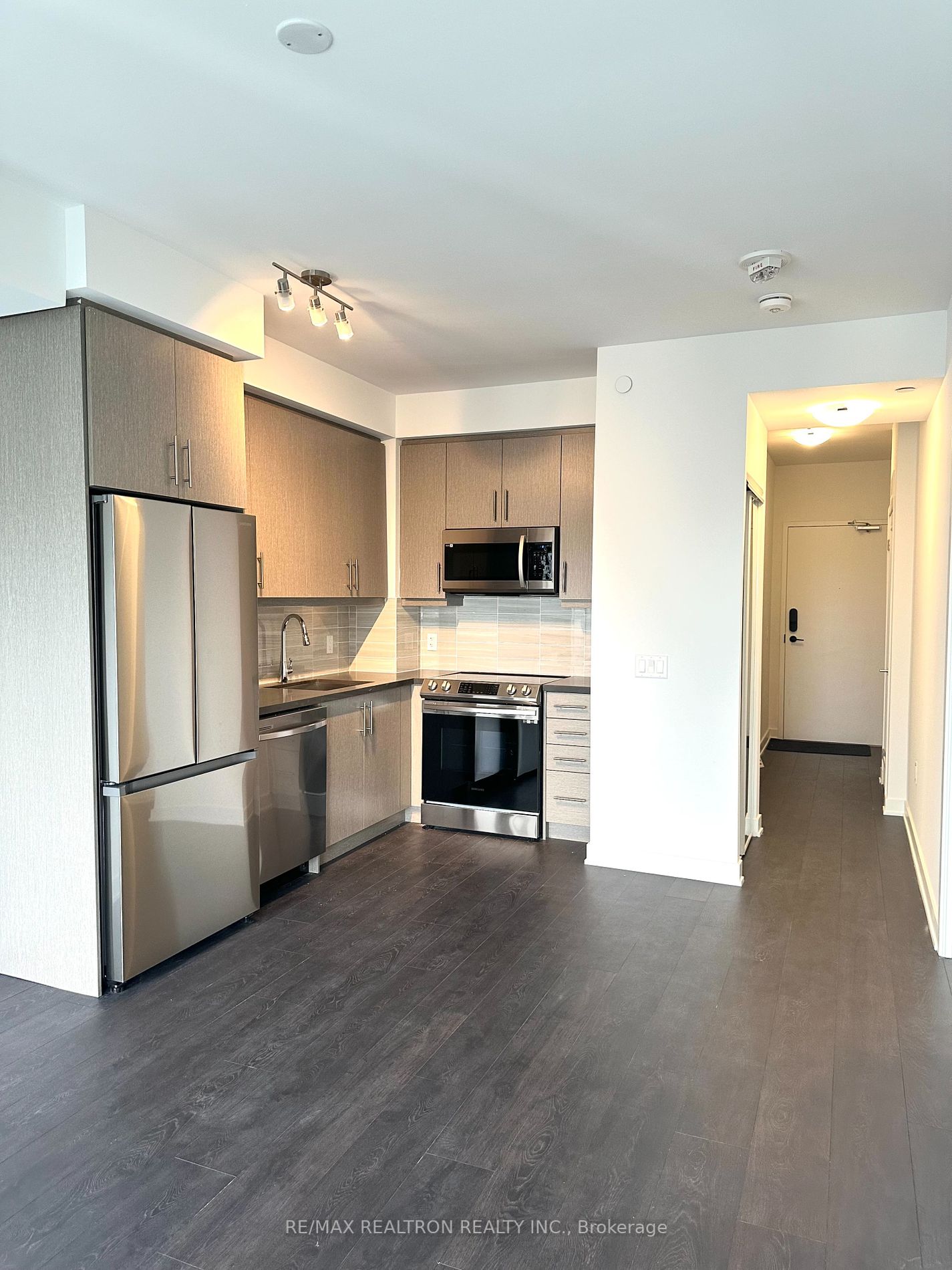 105 Oneida Crescent, #1904