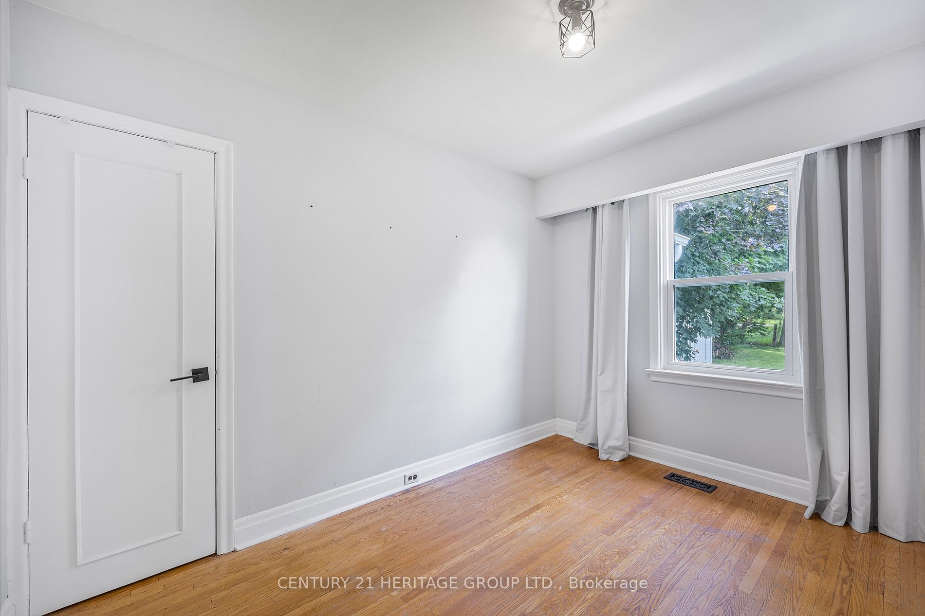 19 Scanlon Ave