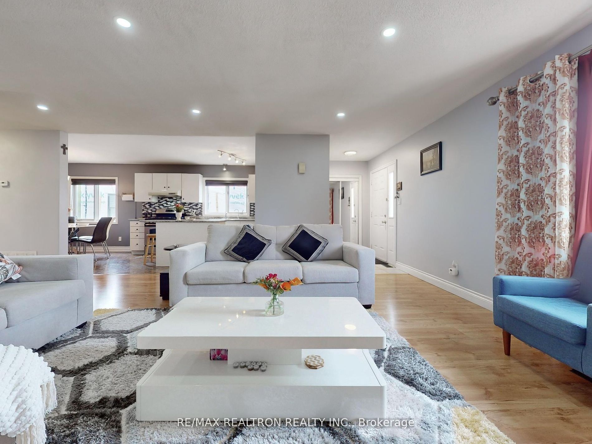 282B Brock Street W