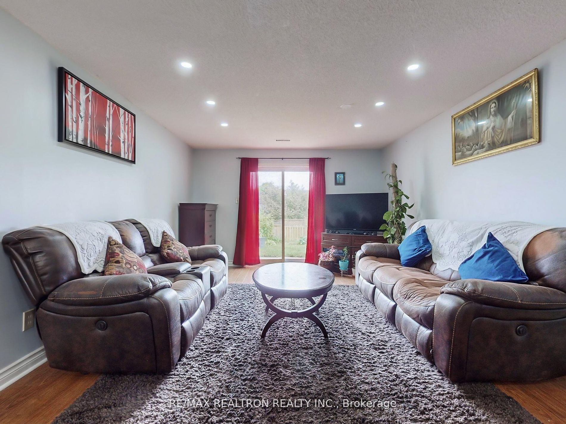 282B Brock Street W